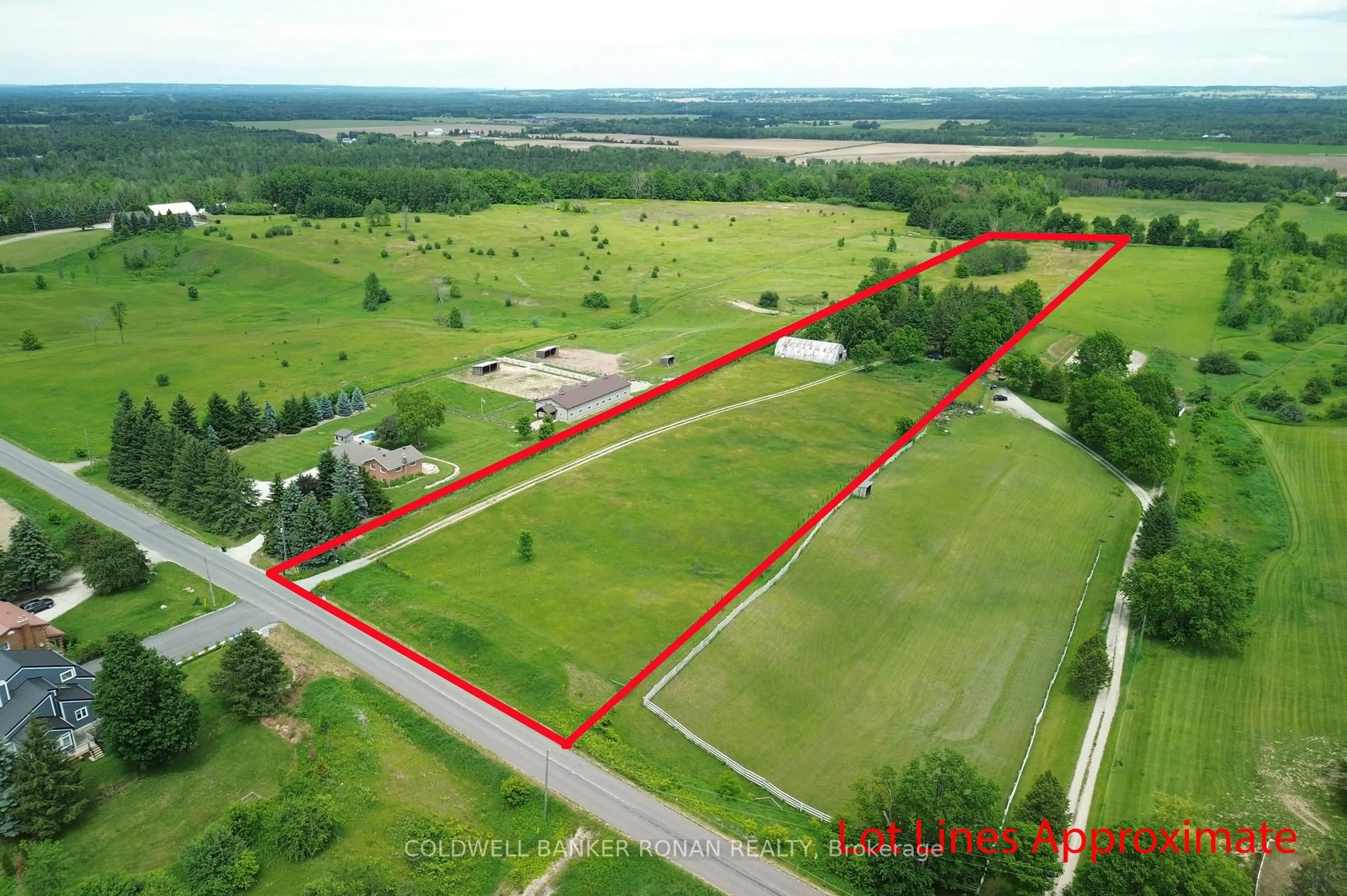 A pic from outside/outdoor area/front of a property/back of a property/a pic from drone, building for 6497 3rd Line, Essa Ontario L9R 1V2