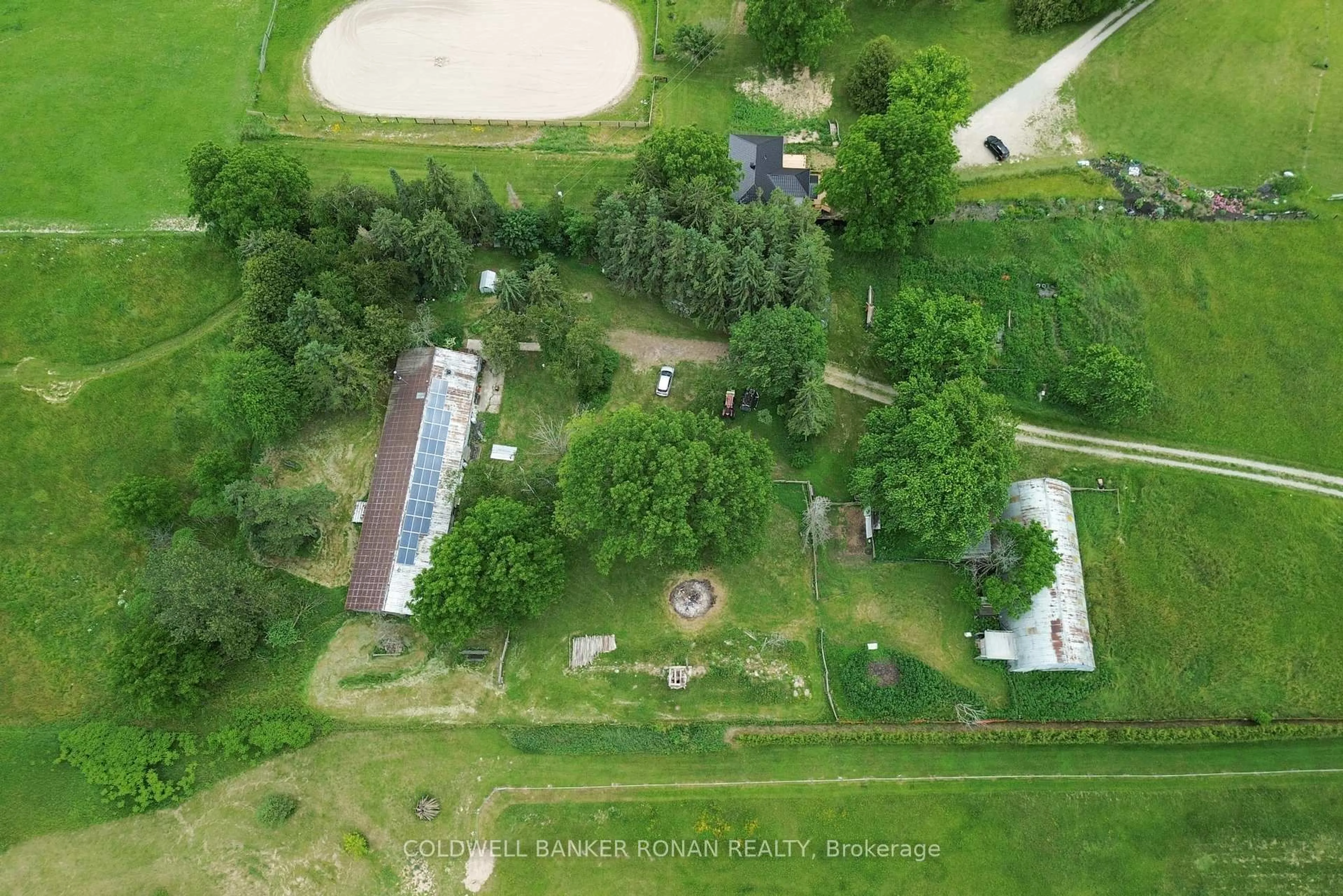 A pic from outside/outdoor area/front of a property/back of a property/a pic from drone, unknown for 6497 3rd Line, Essa Ontario L9R 1V2
