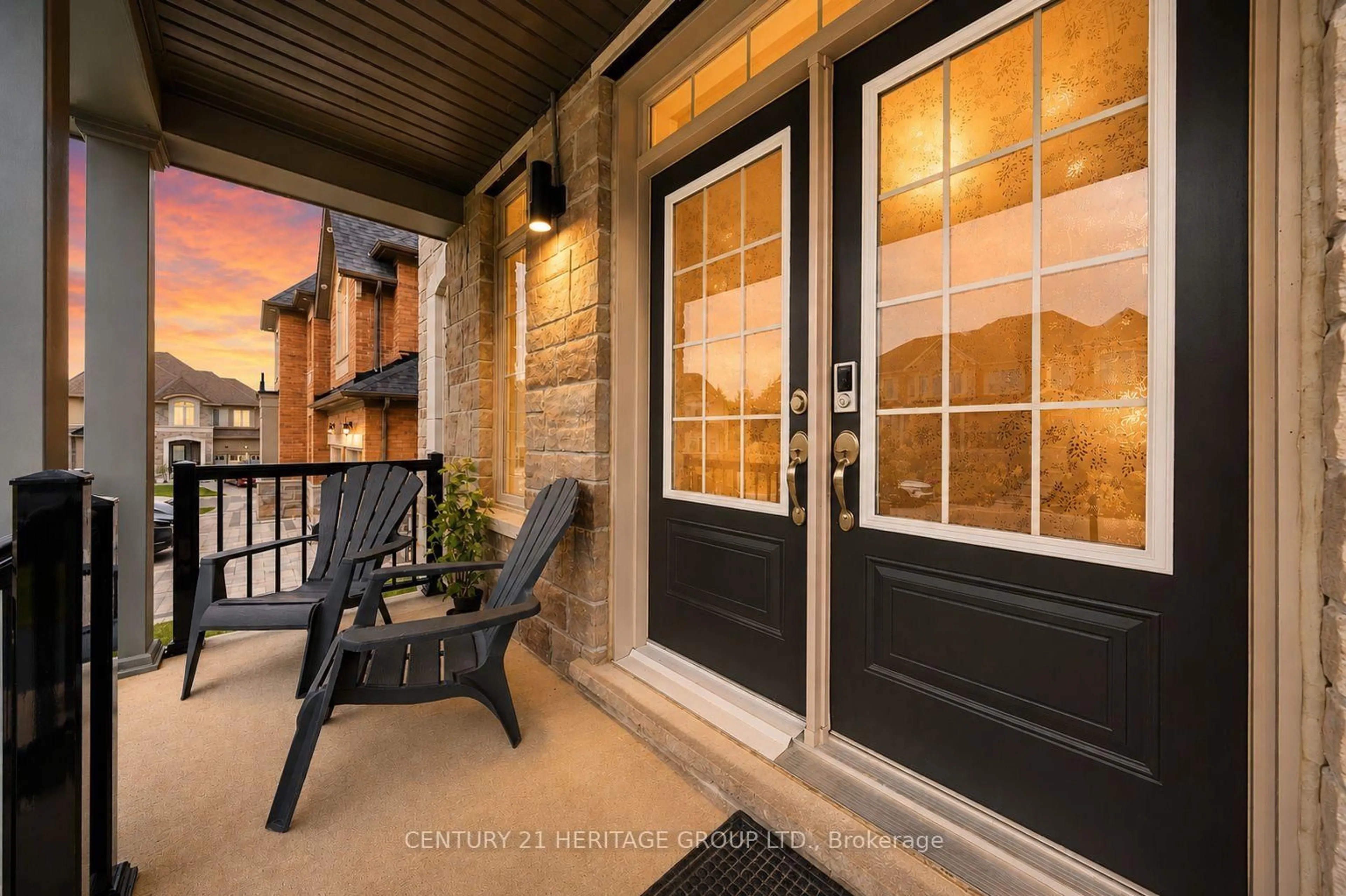 Indoor entryway for 282 Reg Harrison Tr, Newmarket Ontario L3X 0M4
