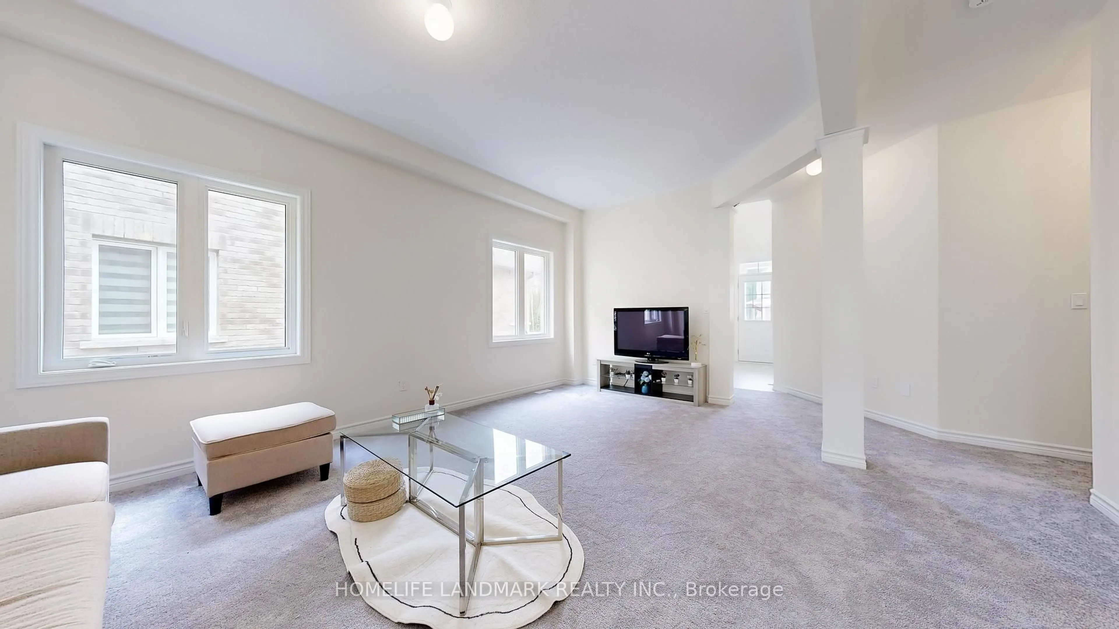 Living room with furniture, unknown for 119 Hawkins St, Georgina Ontario L0E 1R0