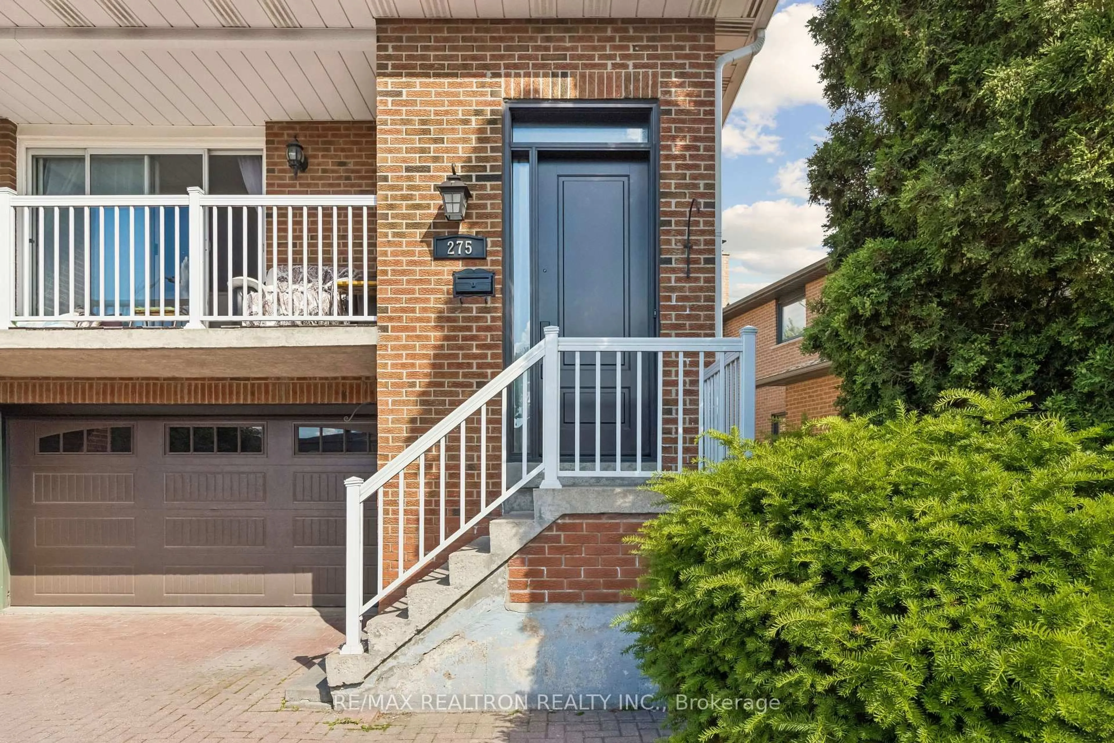 Home with brick exterior material, street for 275 Aberdeen Ave, Vaughan Ontario L4L 1C5