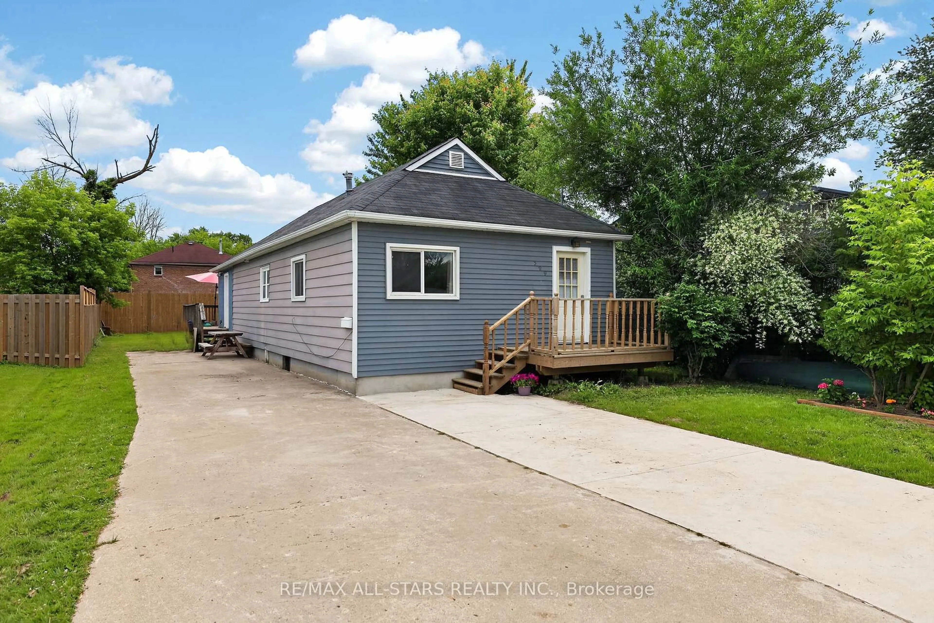 Unknown for 329 Lakeview Blvd, Georgina Ontario L4P 2Y6