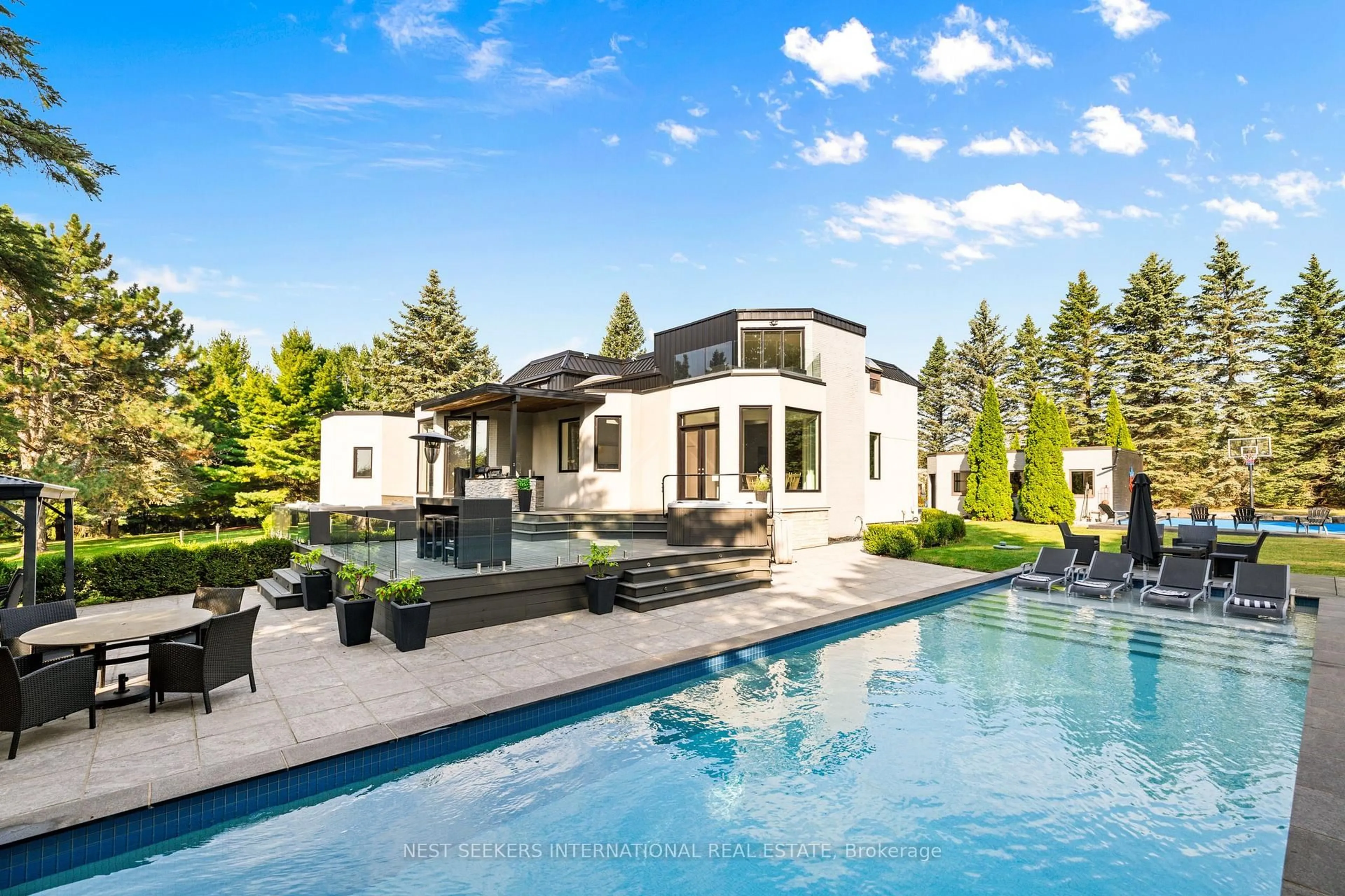 Pool for 31 Winter Rd, King Ontario L7B 1E3