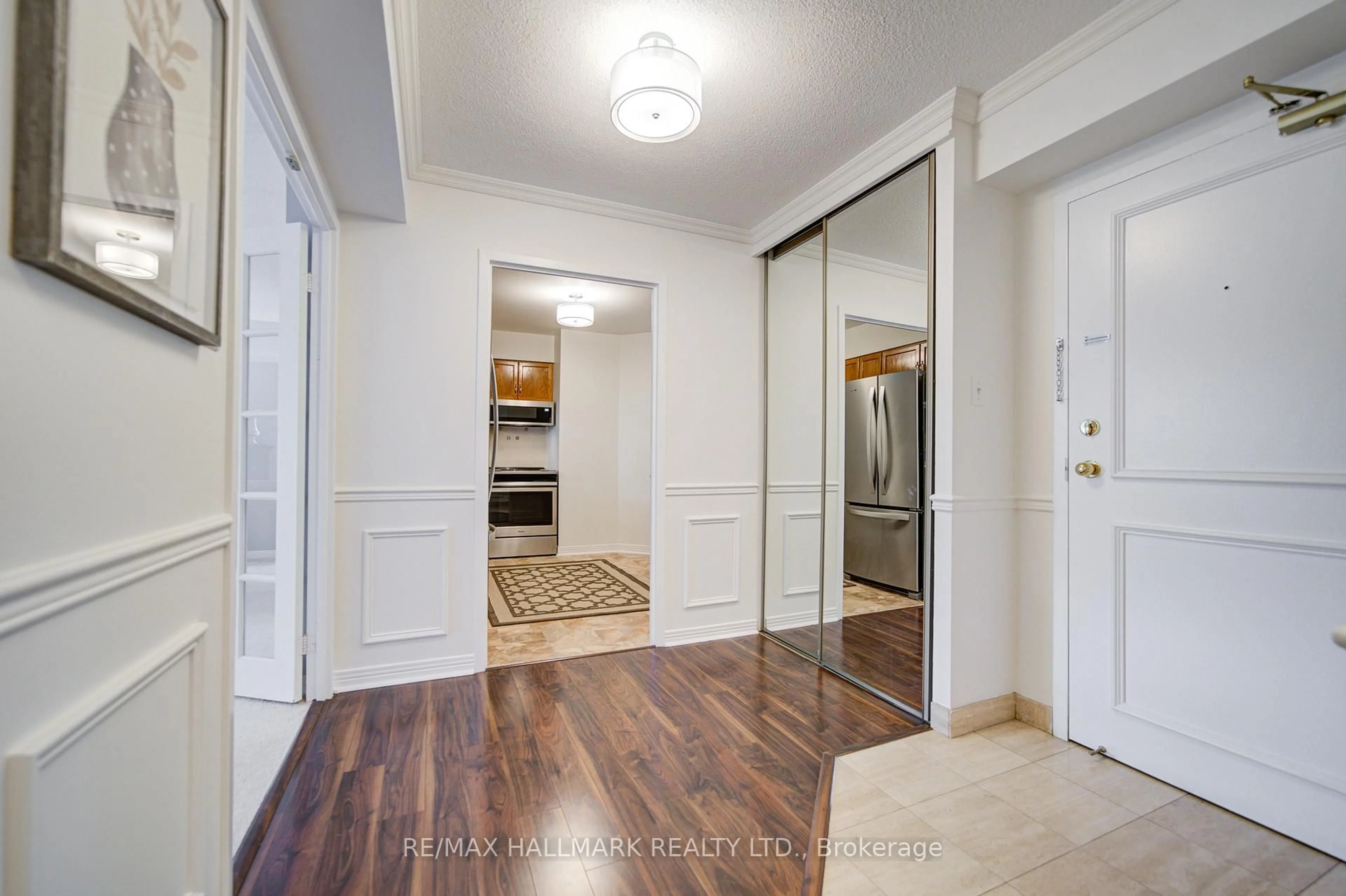 Indoor entryway for 30 Wilson St #208, Markham Ontario L3P 1N1