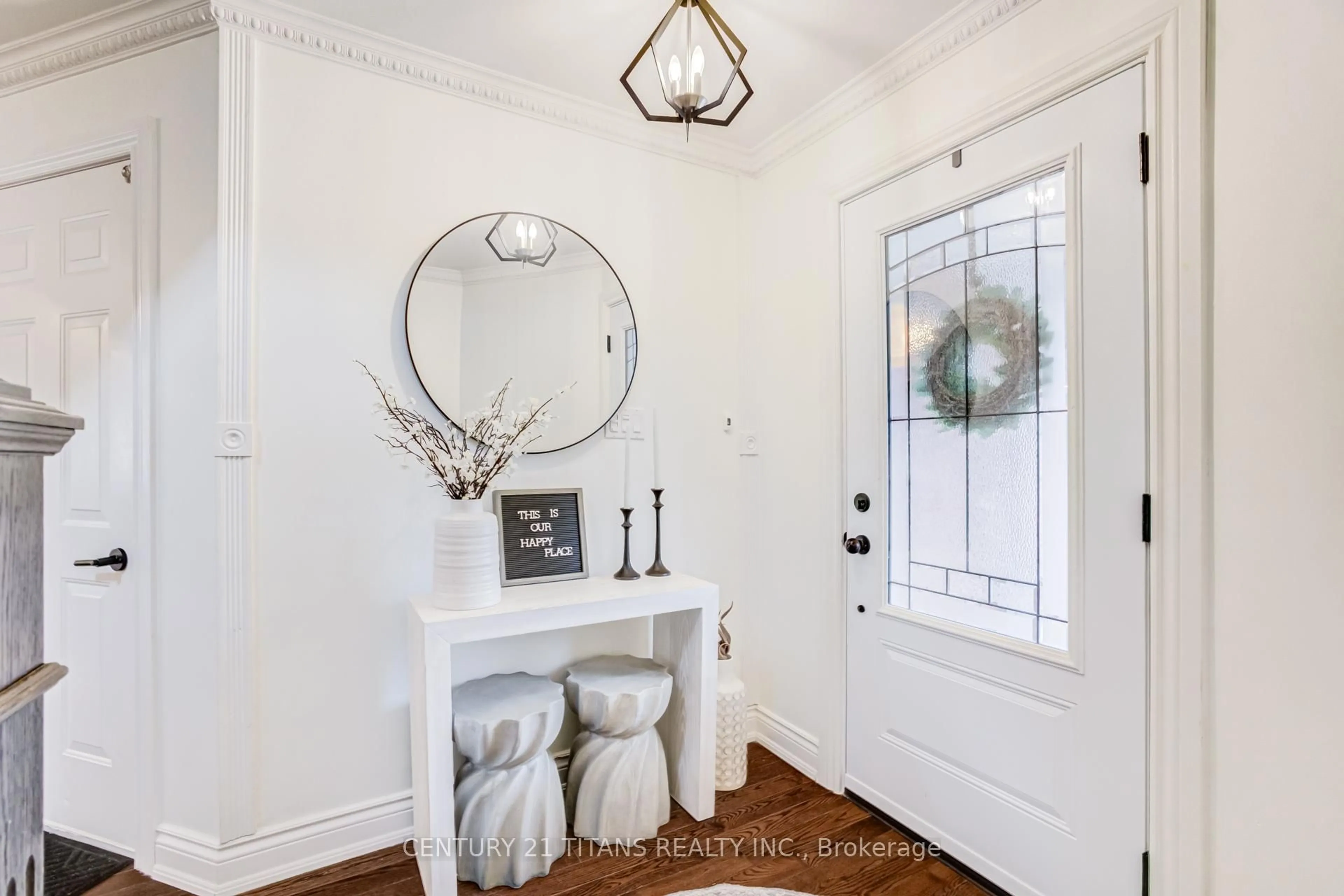 Indoor entryway for 6 Blossom Crt, Vaughan Ontario L4L 6S9