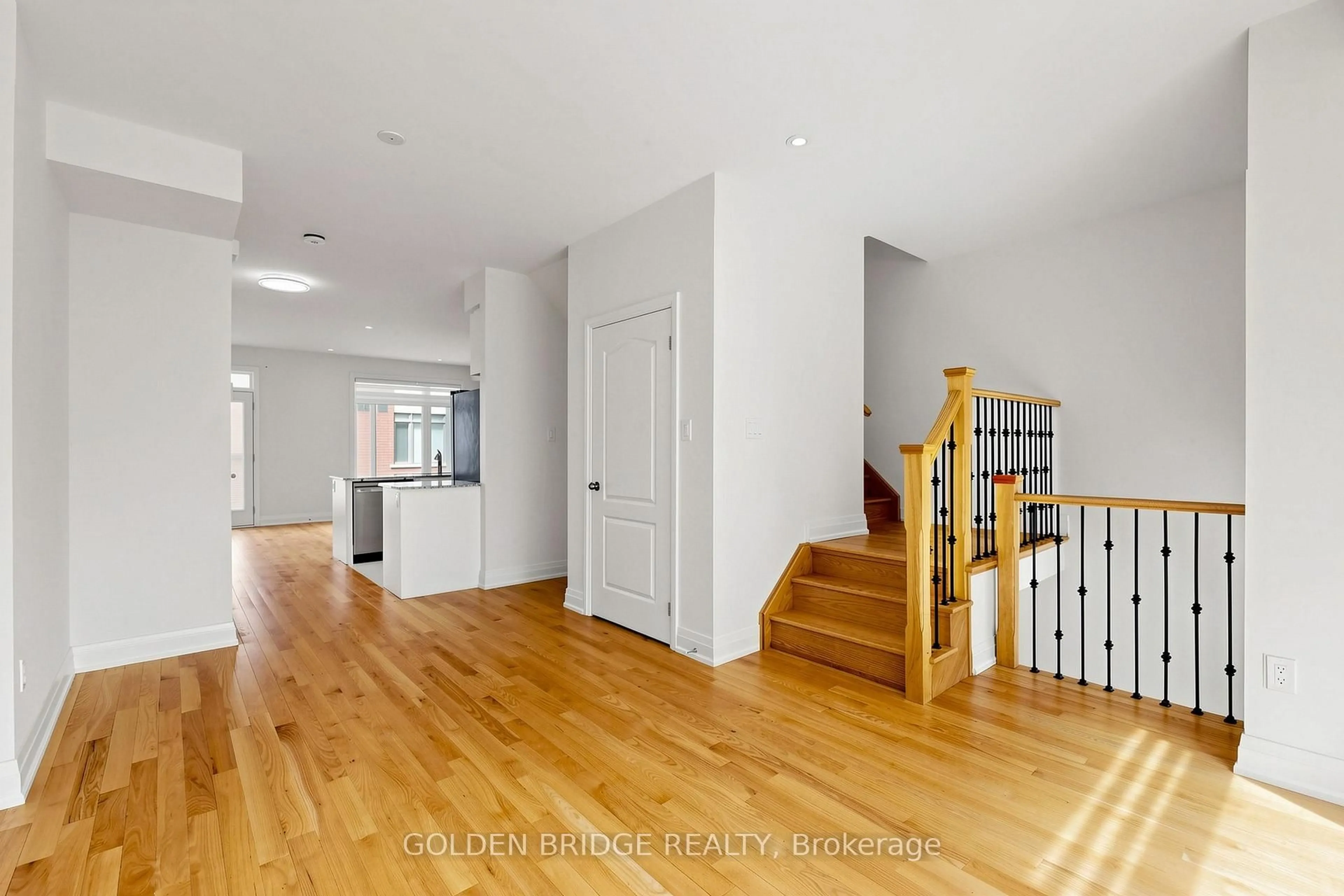 Indoor entryway for 40 William Saville St, Markham Ontario L3R 9S3