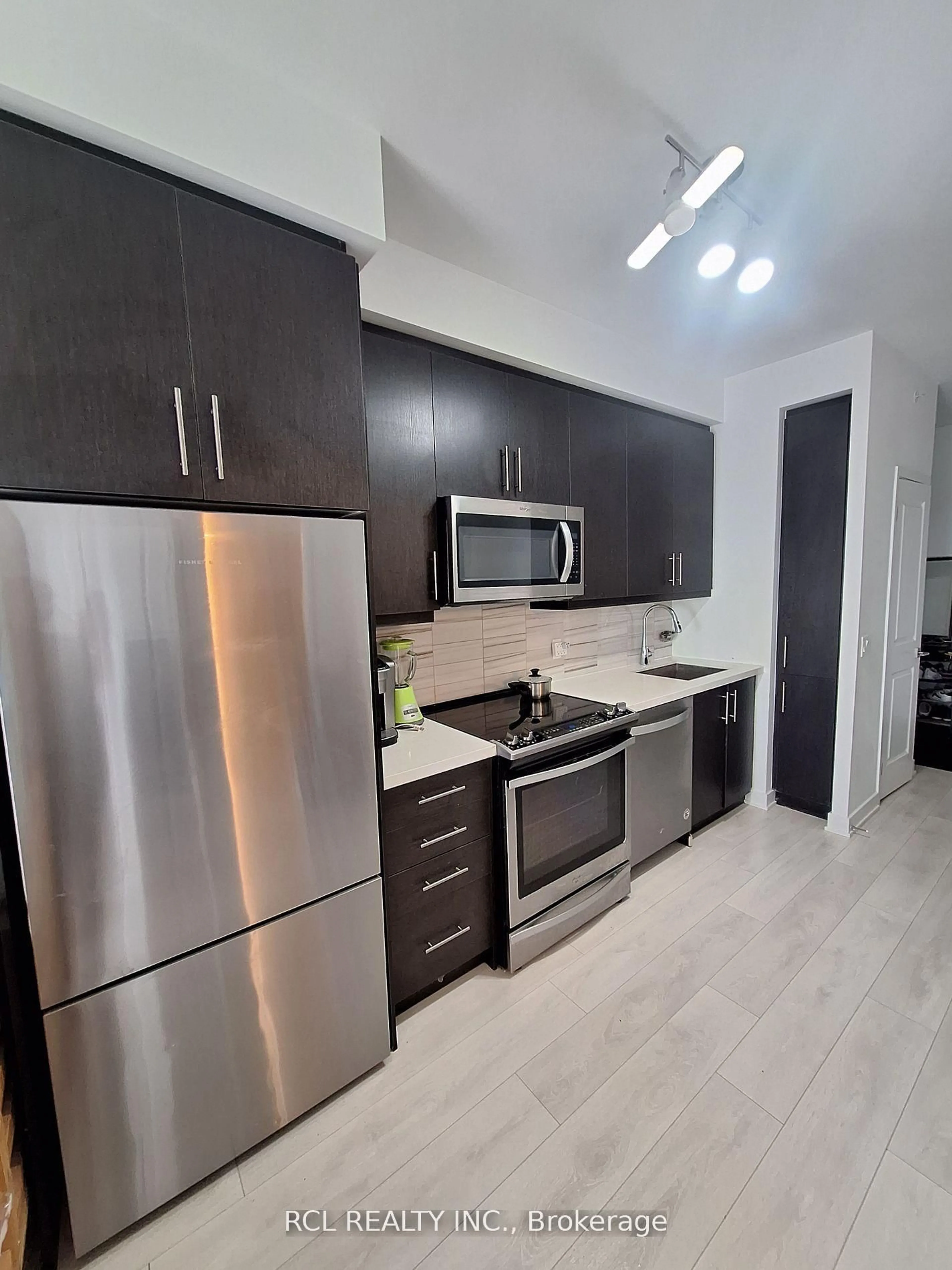 Unknown for 85 Oneida Cres #1806, Richmond Hill Ontario L4B 0H4