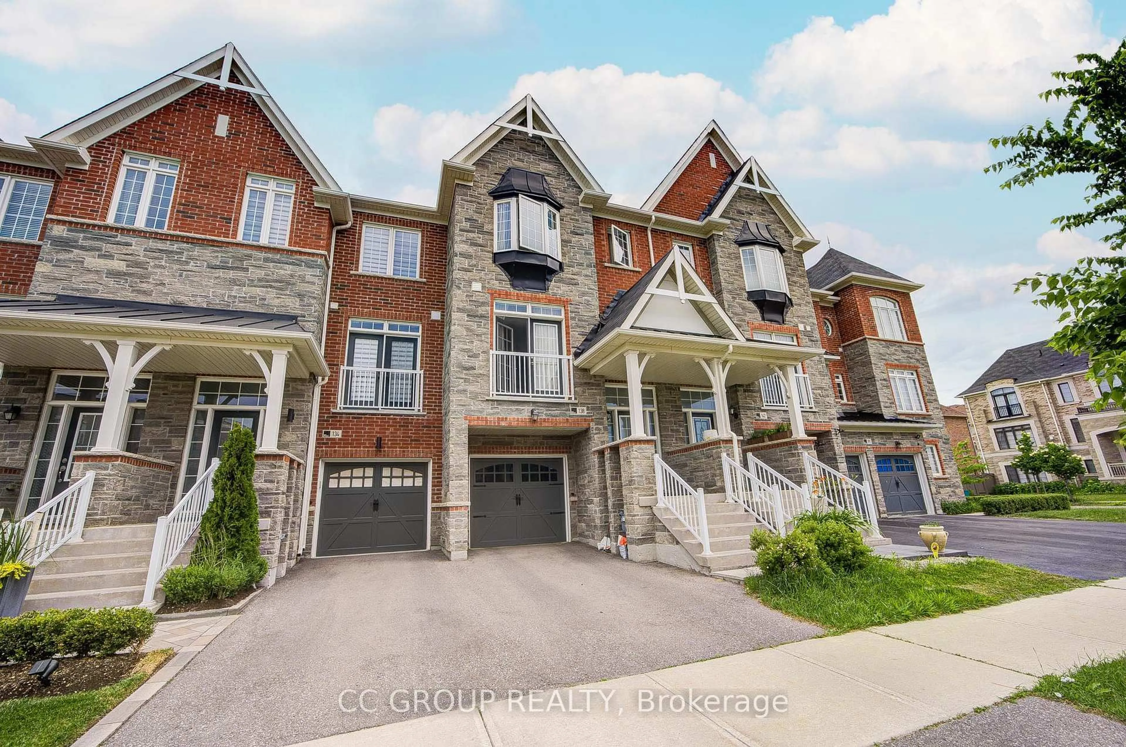 Home with brick exterior material, street for 138 Farooq Blvd, Vaughan Ontario L4H 4S1