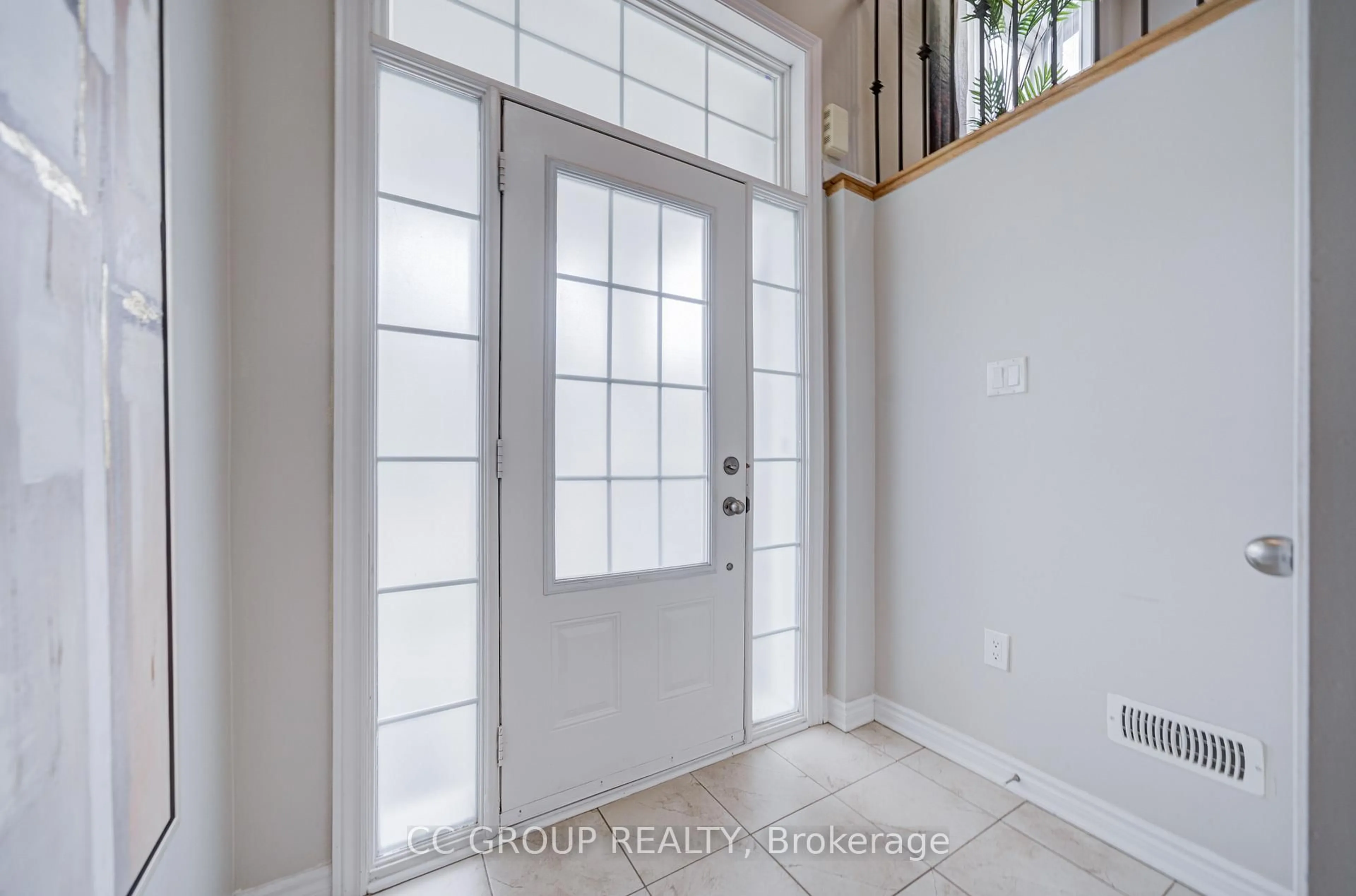 Indoor entryway for 138 Farooq Blvd, Vaughan Ontario L4H 4S1