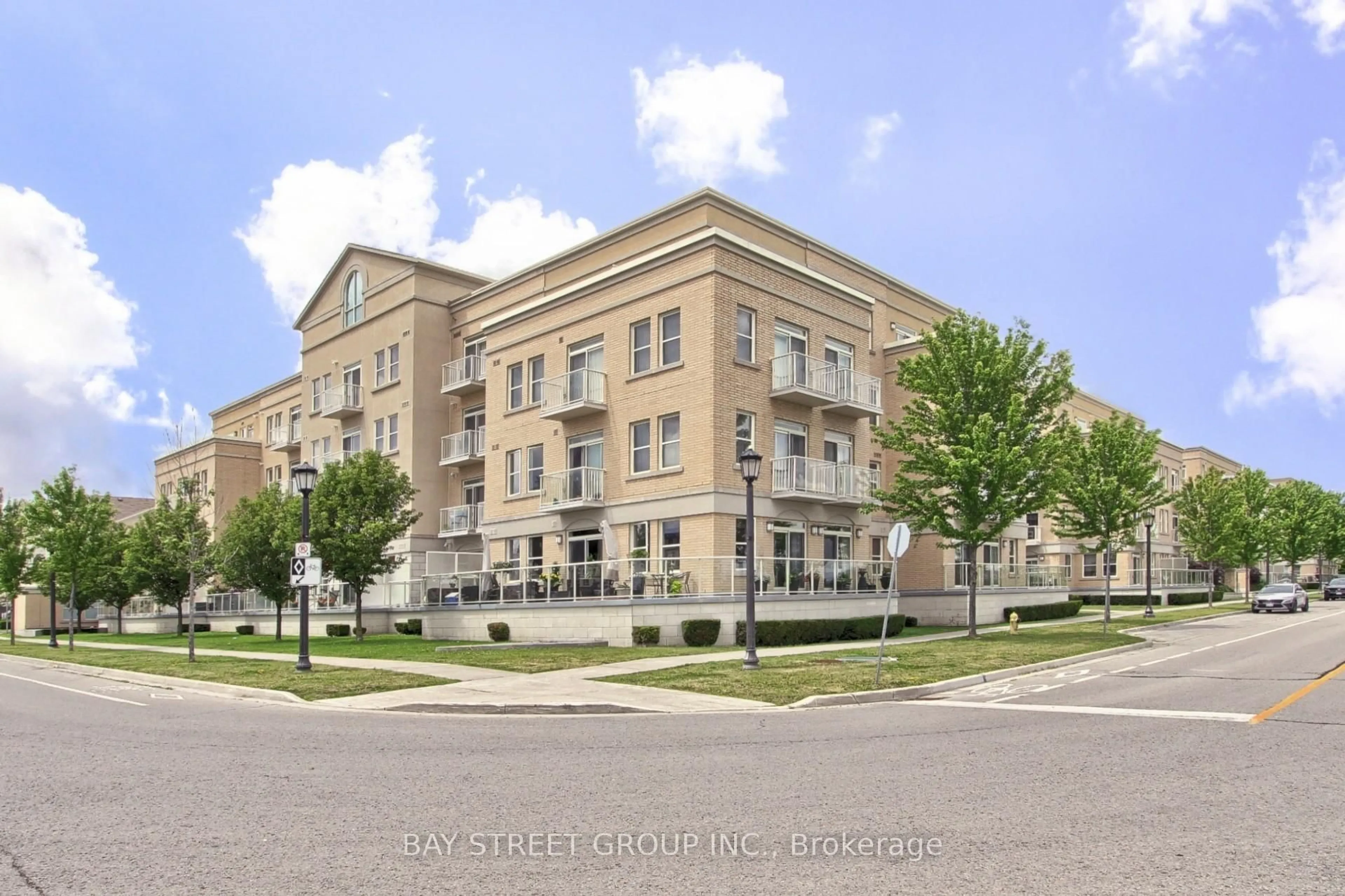 Patio, street for 28 Prince Regent St #PH8, Markham Ontario L6C 0V5