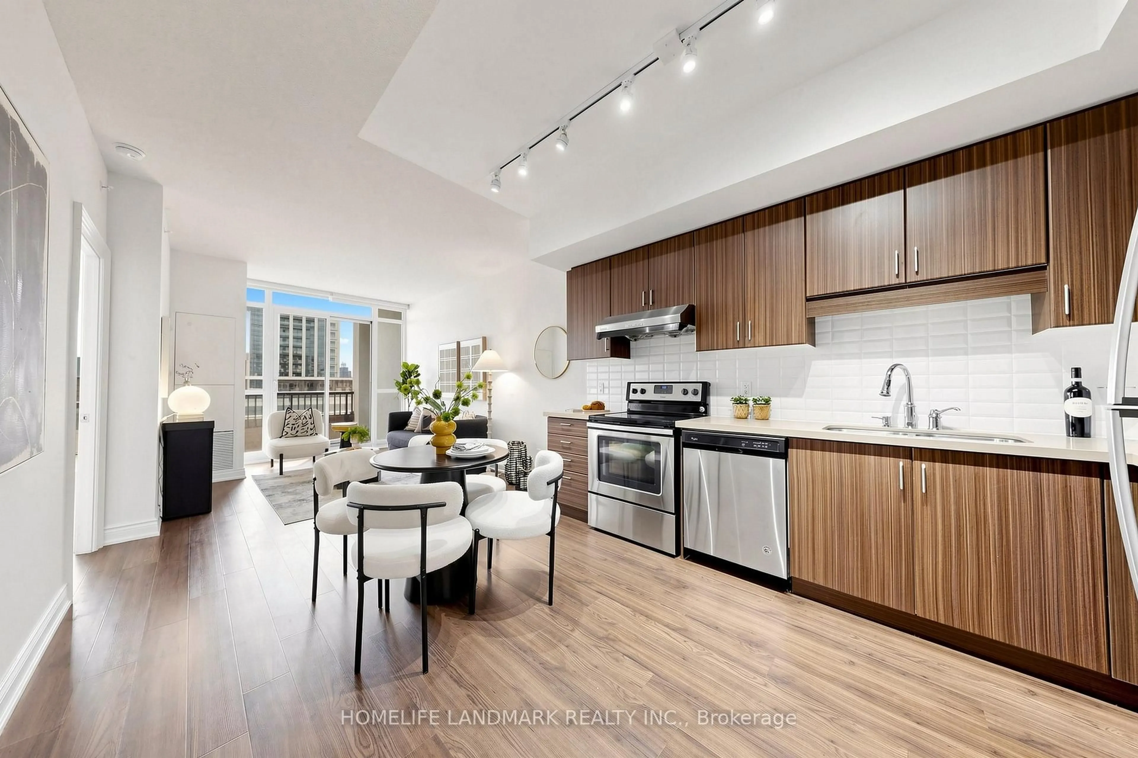 Open concept kitchen, wood/laminate floor for 38 Cedarland Dr #1006, Markham Ontario L6G 1B8