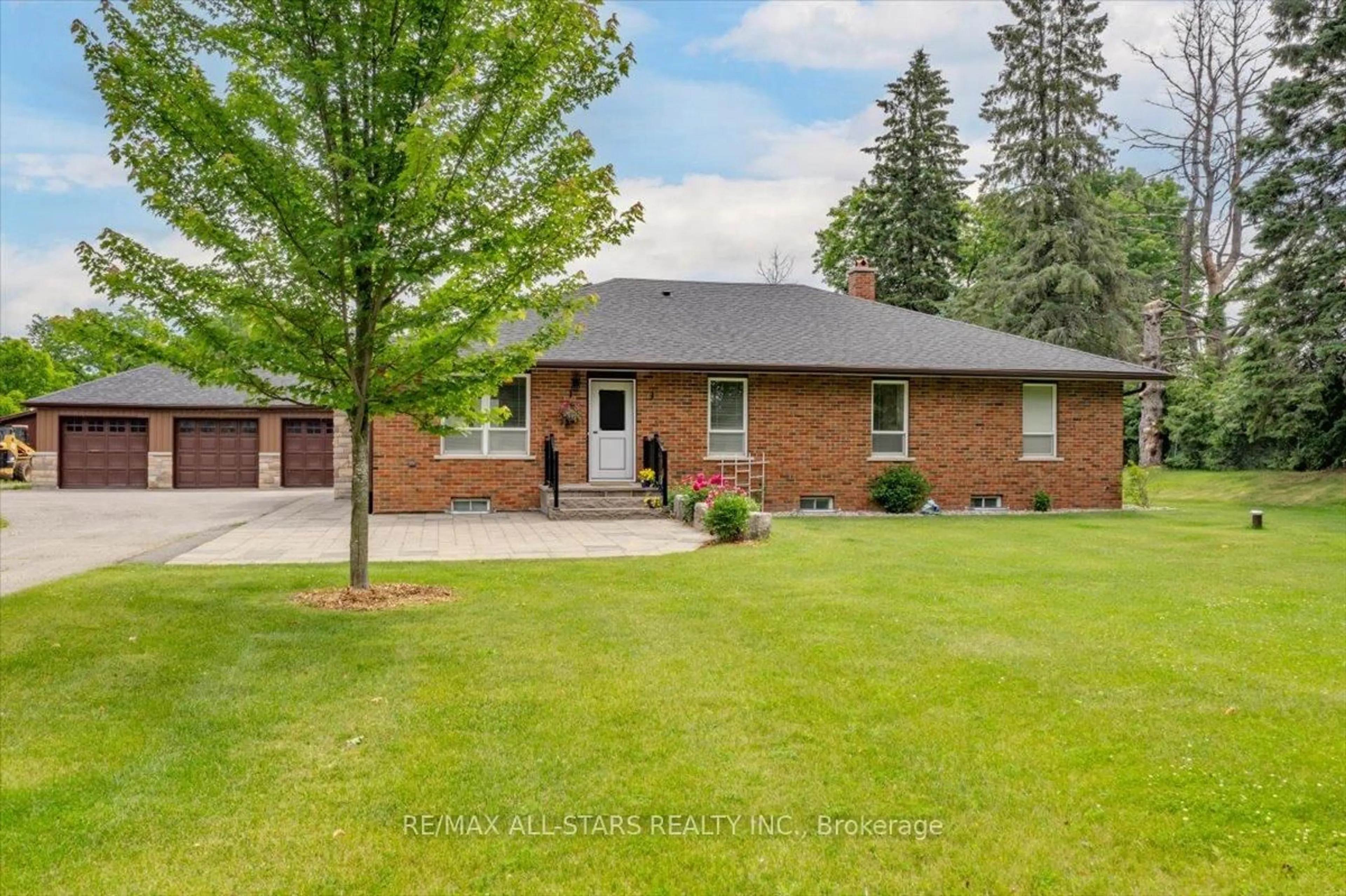 Home with brick exterior material, street for 562 Catering Rd, Georgina Ontario L0E 1R0