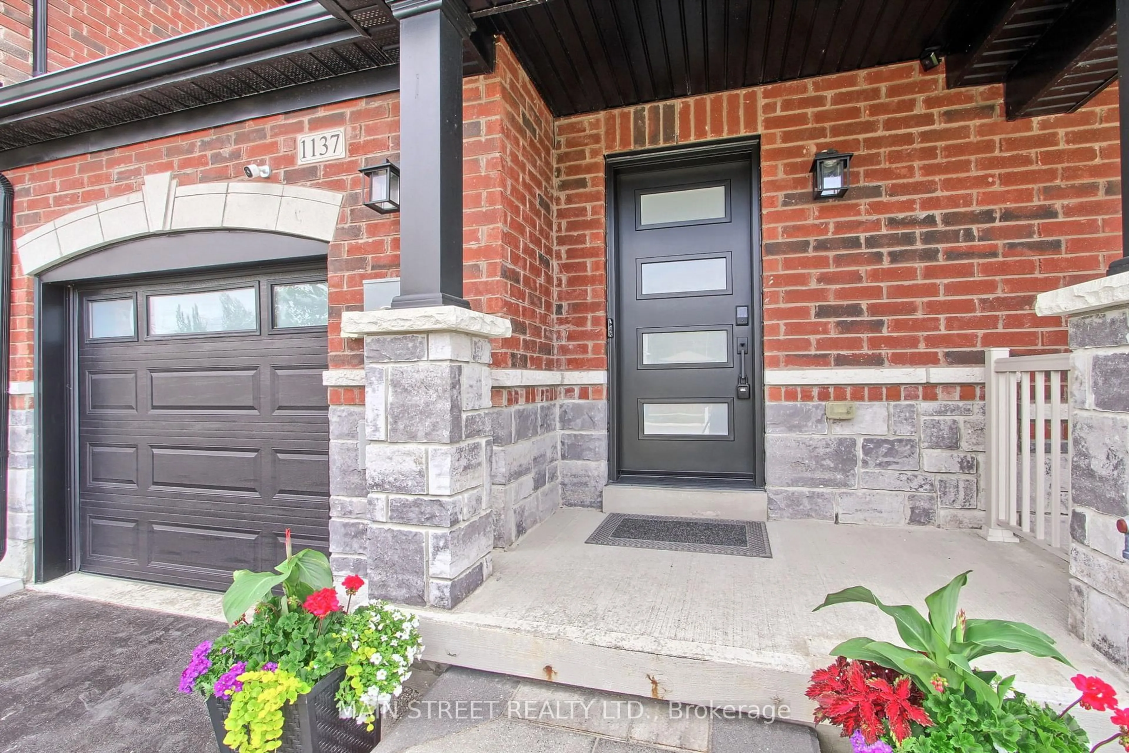 Home with brick exterior material, street for 1137 Stantin St, Innisfil Ontario L0L 1W0