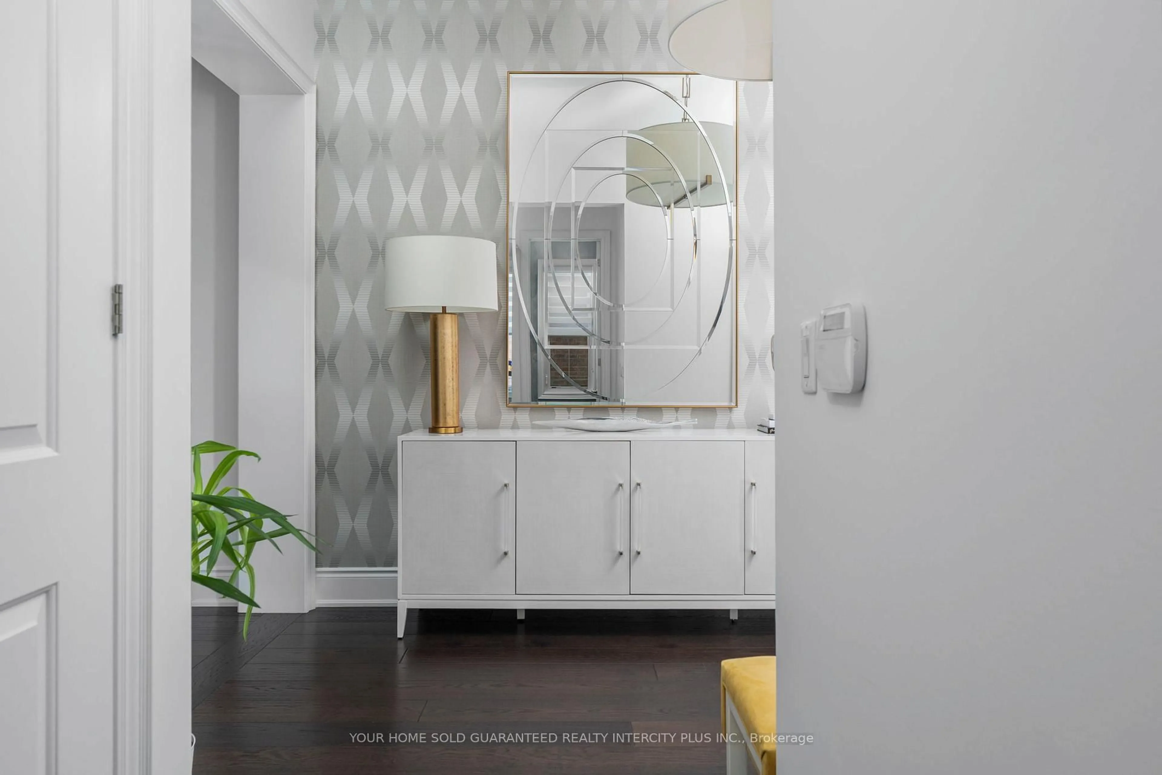 Unknown for 14 Aspen King Crt, King Ontario L7B 0A1
