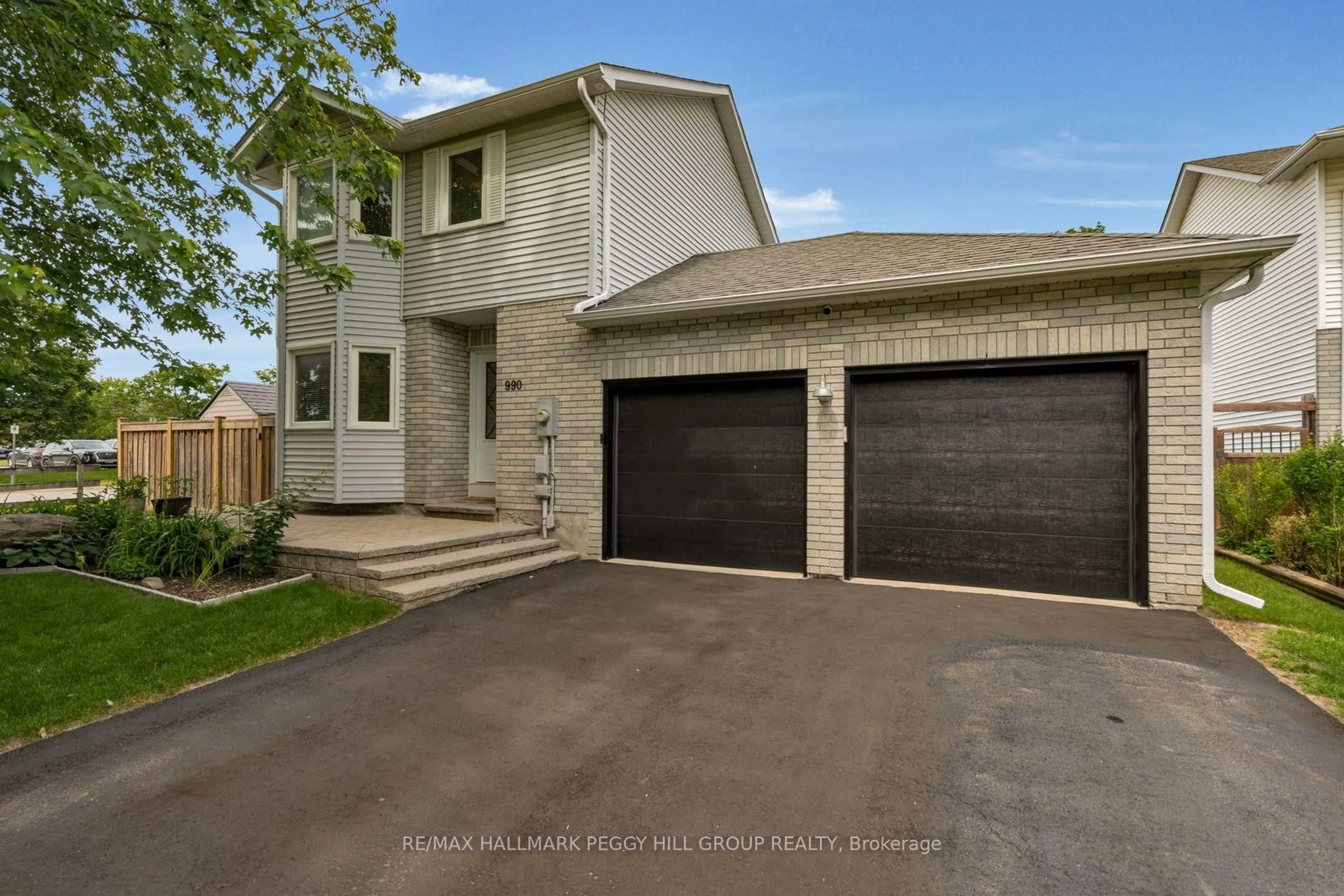 Unknown for 990 MacLean St, Innisfil Ontario L9S 1V8