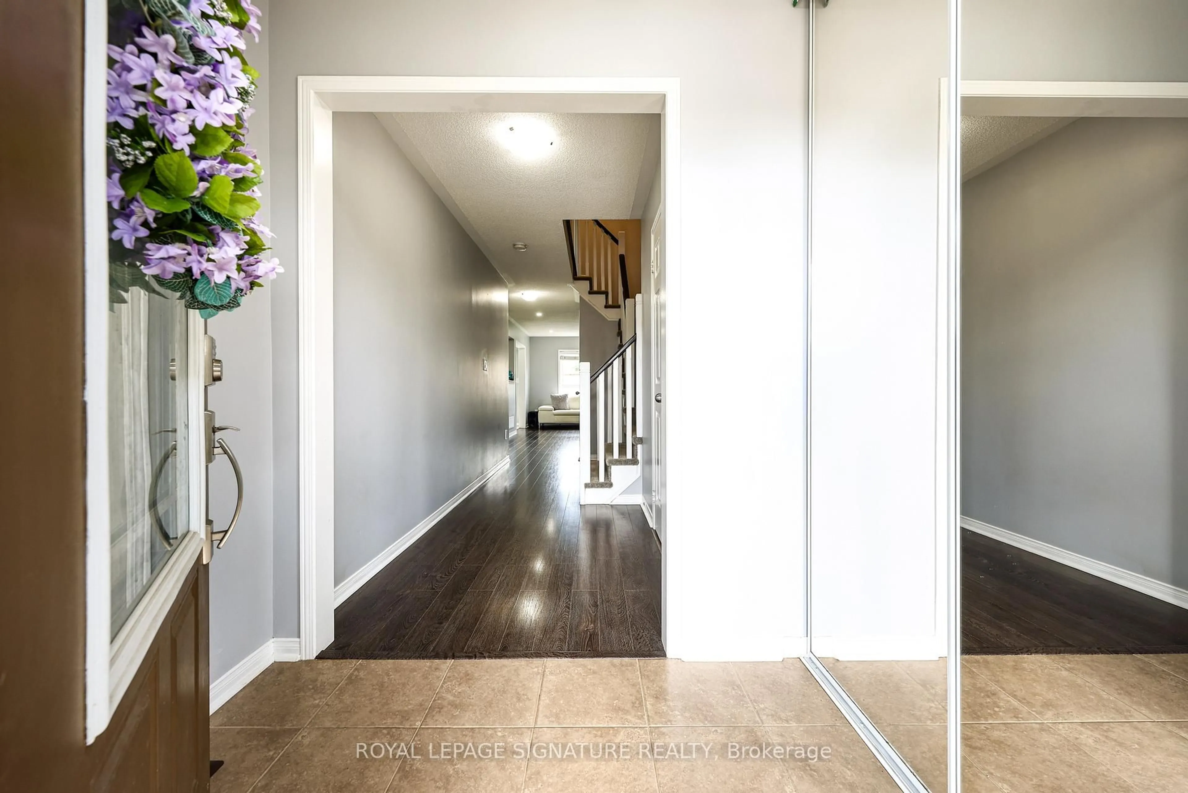 Indoor entryway for 98 Orr Dr, Bradford West Gwillimbury Ontario L3Z 0L9