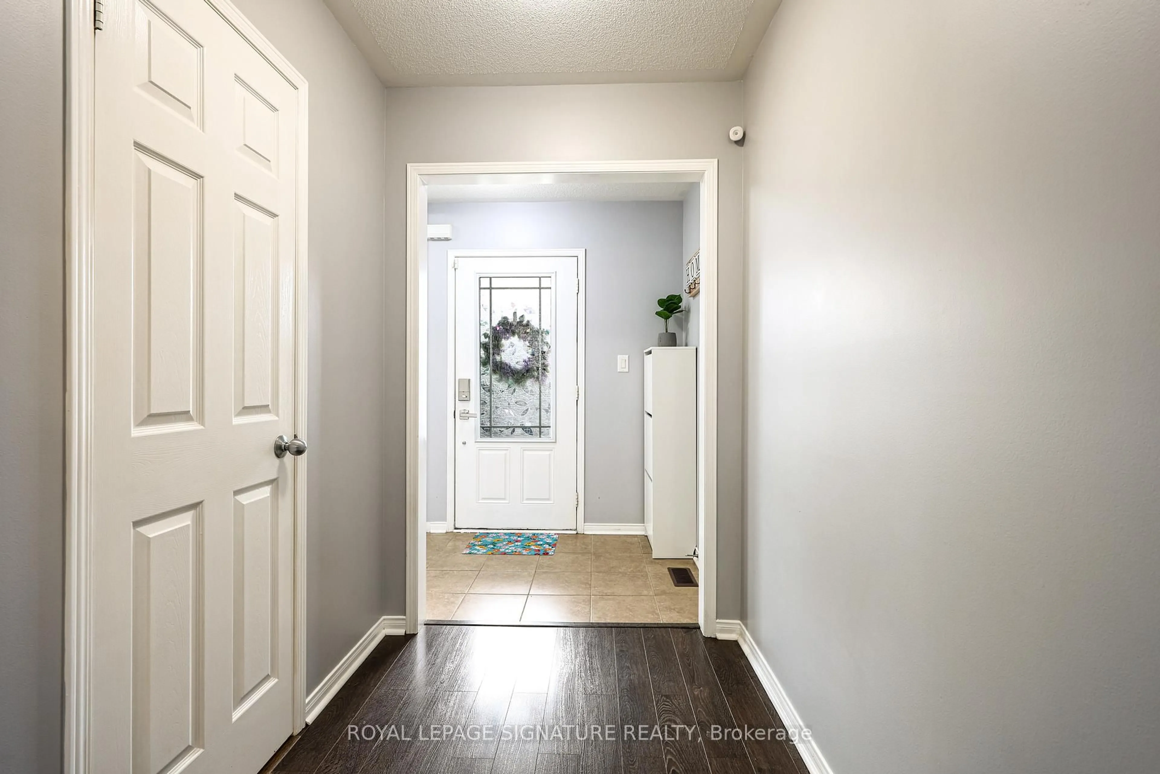 Indoor entryway for 98 Orr Dr, Bradford West Gwillimbury Ontario L3Z 0L9