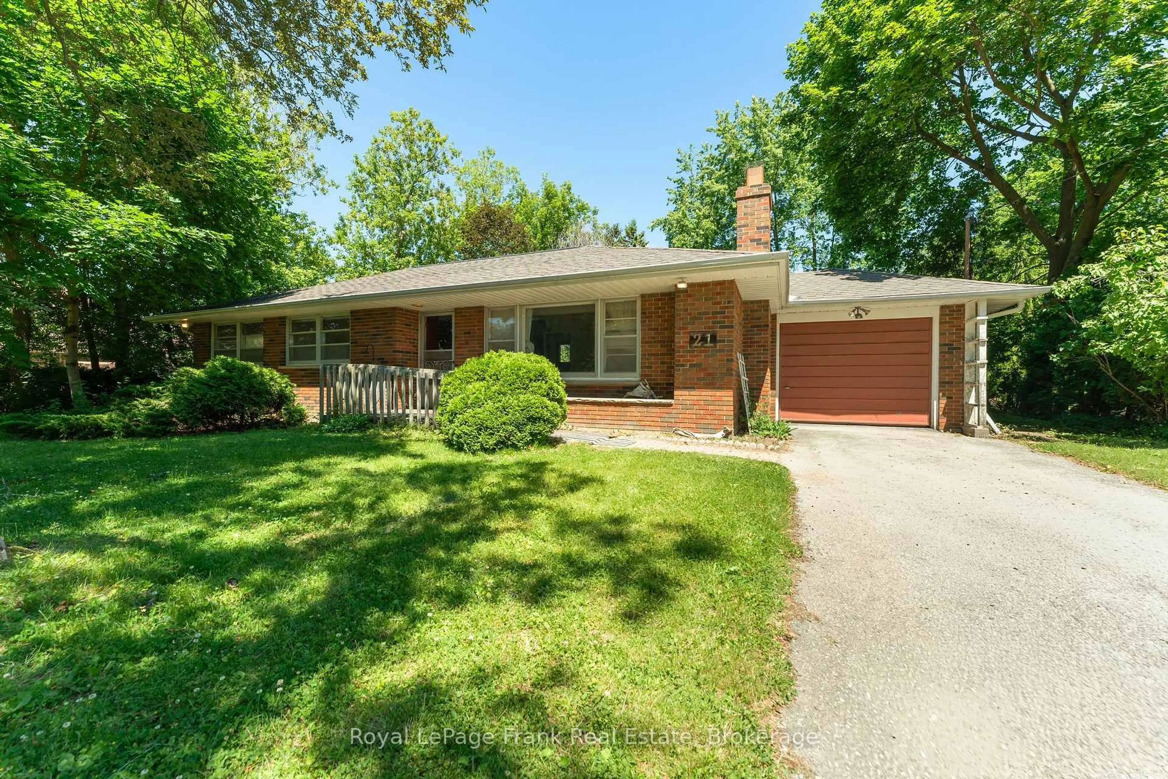 Home with brick exterior material, street for 21 Warriner St, Whitchurch-Stouffville Ontario L4A 4T9