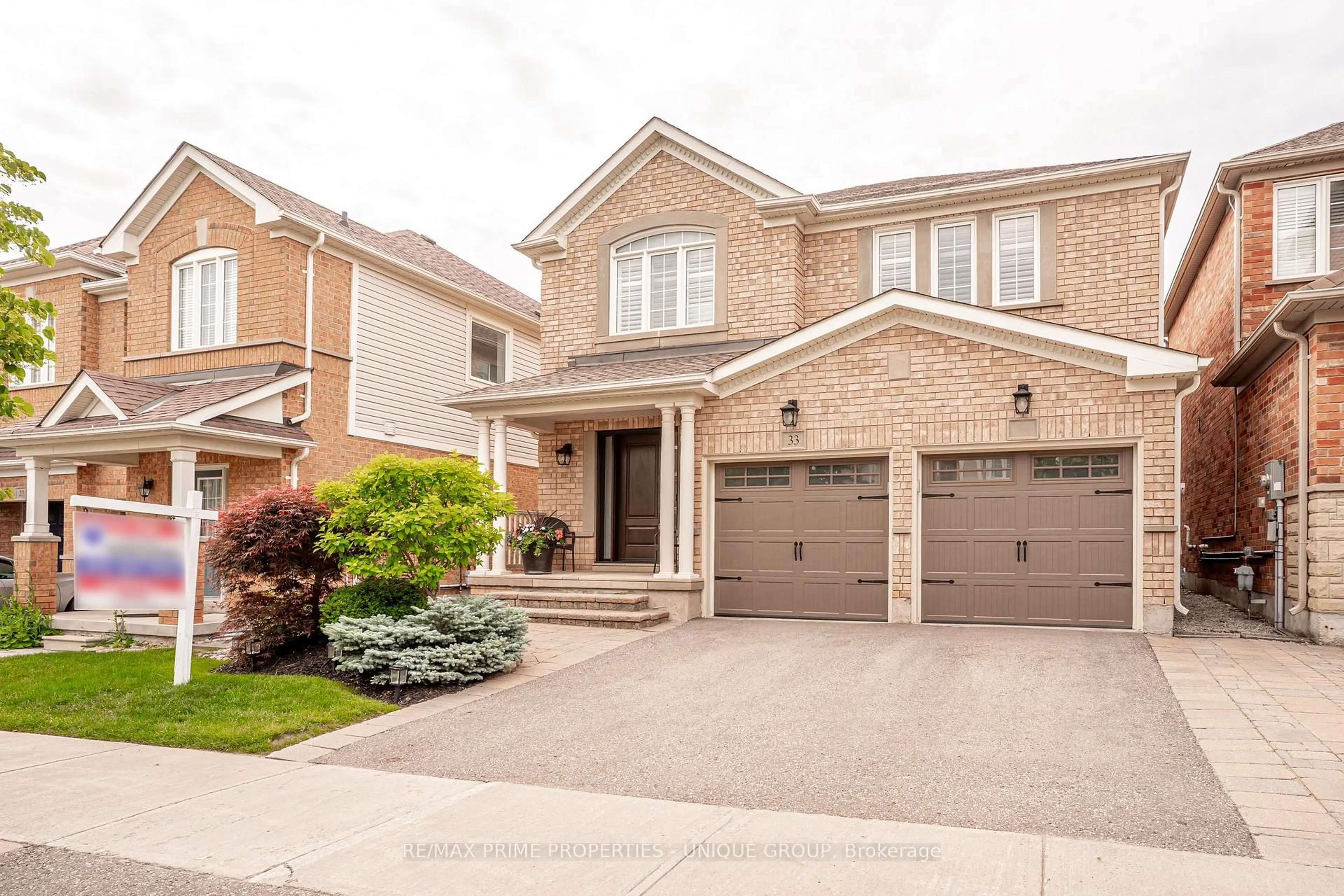 Home with brick exterior material, street for 33 Richard Underhill Ave, Whitchurch-Stouffville Ontario L4A 0J1