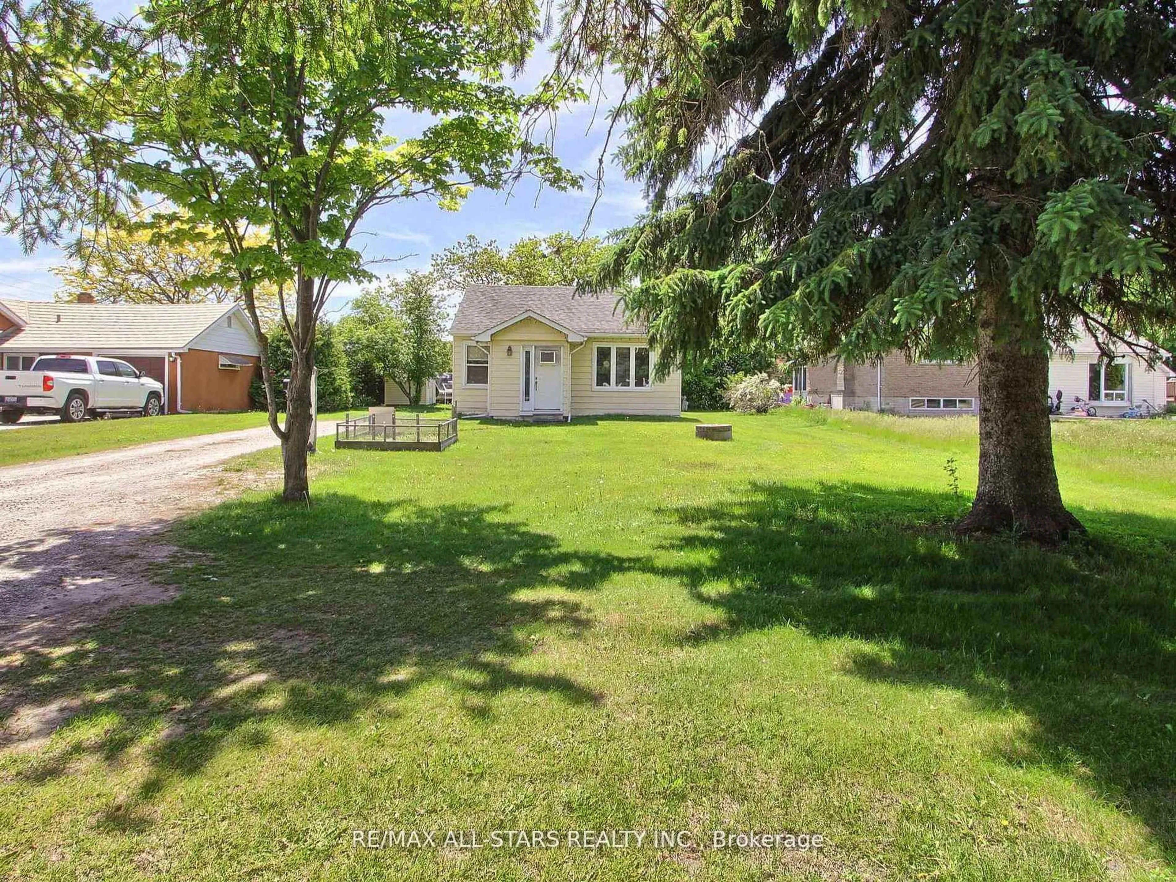 A pic from outside/outdoor area/front of a property/back of a property/a pic from drone, street for 9 Riverglen Dr, Georgina Ontario L4P 2P9