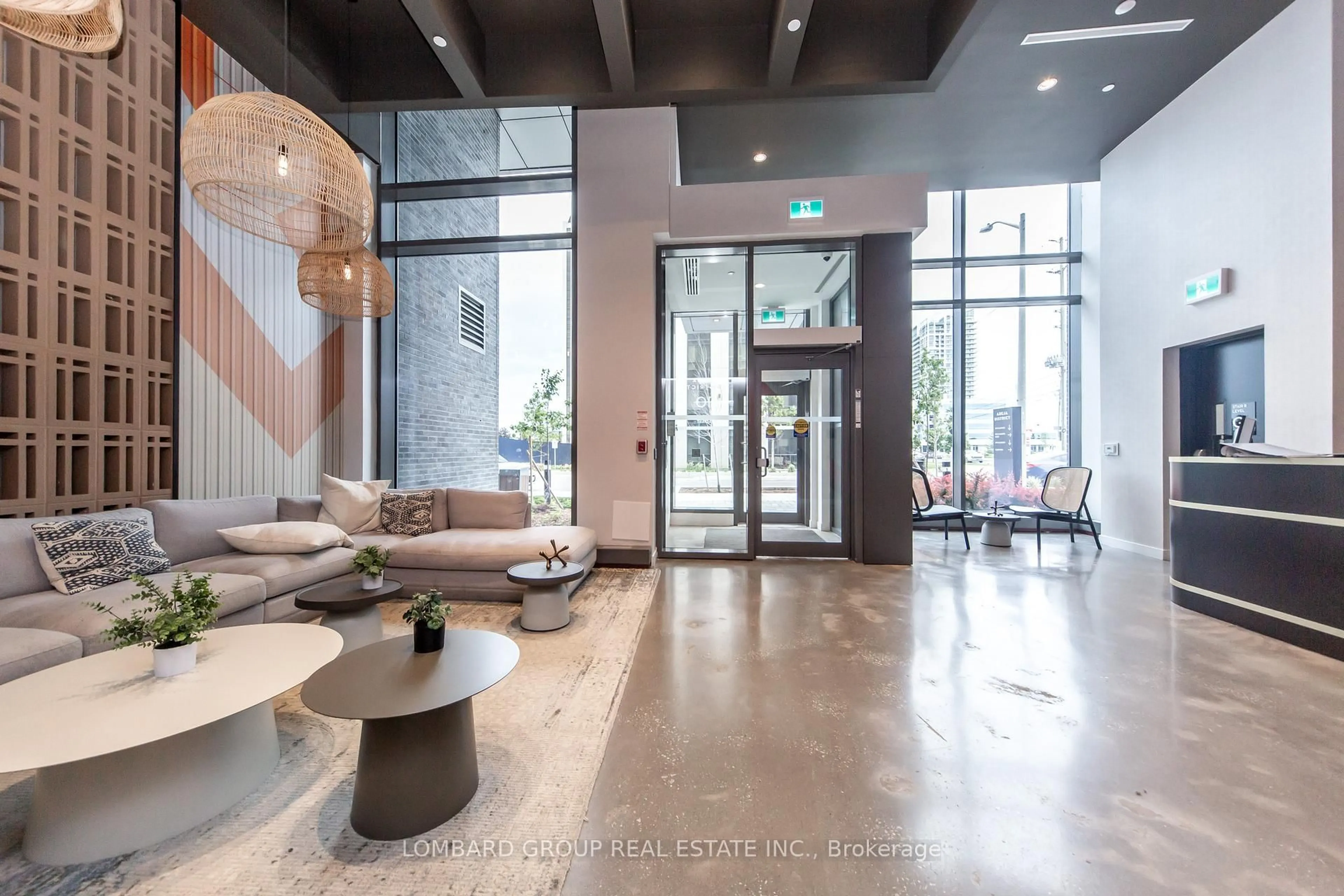 Indoor foyer for 10 Abeja St #1120, Vaughan Ontario L4K 0R4