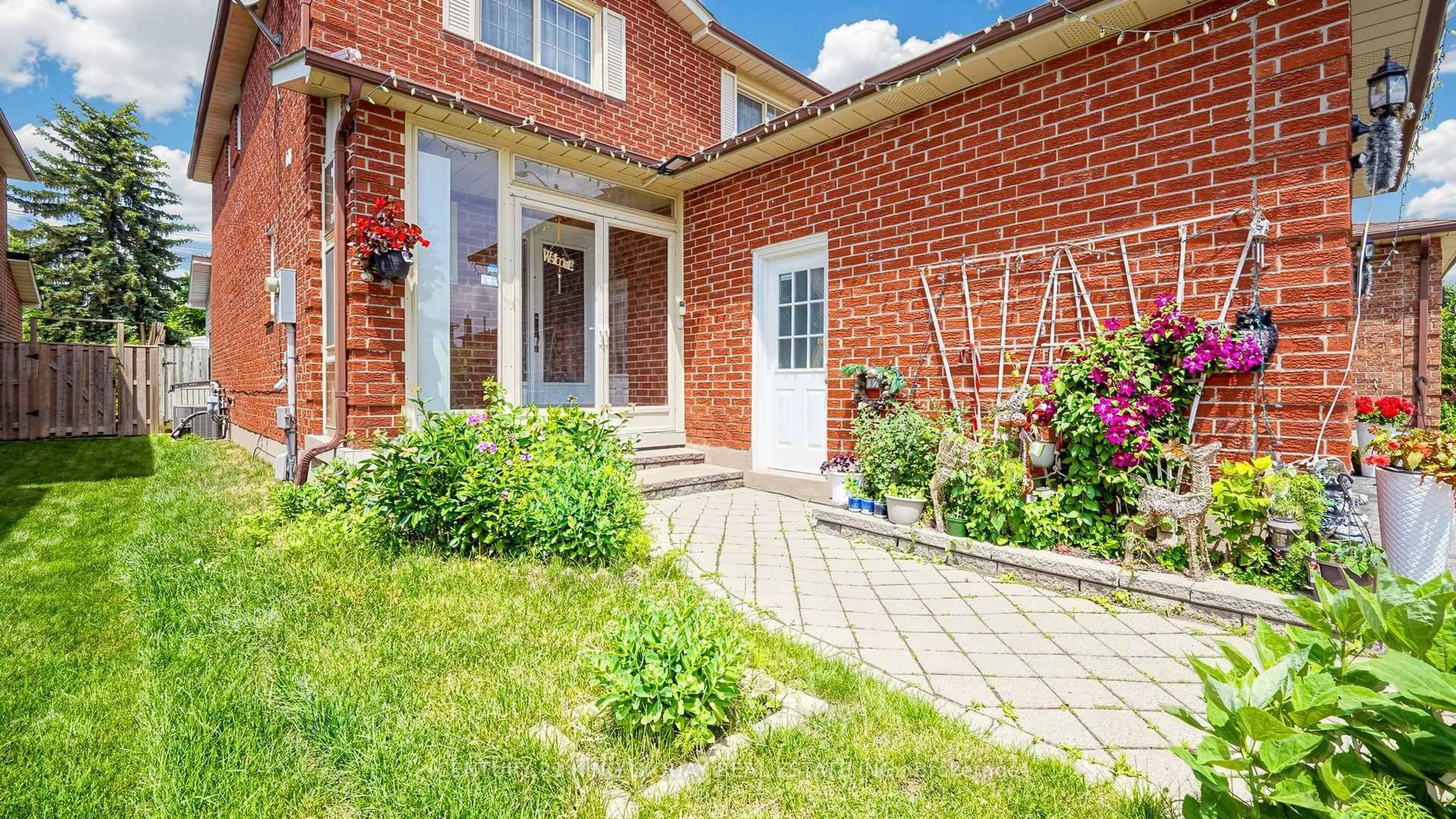 Home with brick exterior material, street for 76 Bendamere Cres, Markham Ontario L3P 6X8