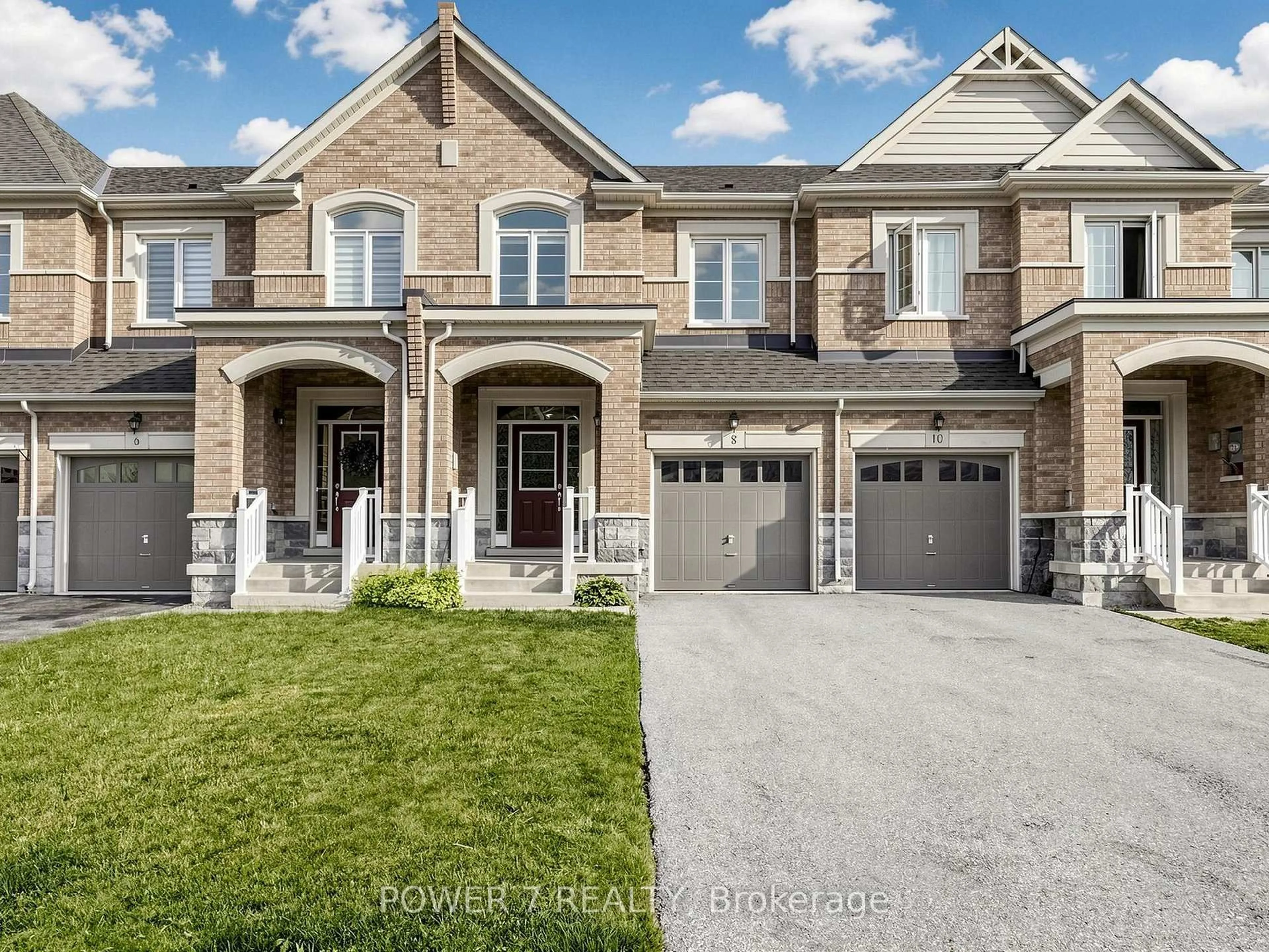 Home with brick exterior material, street for 8 Briarfield Ave, East Gwillimbury Ontario L9N 0P5