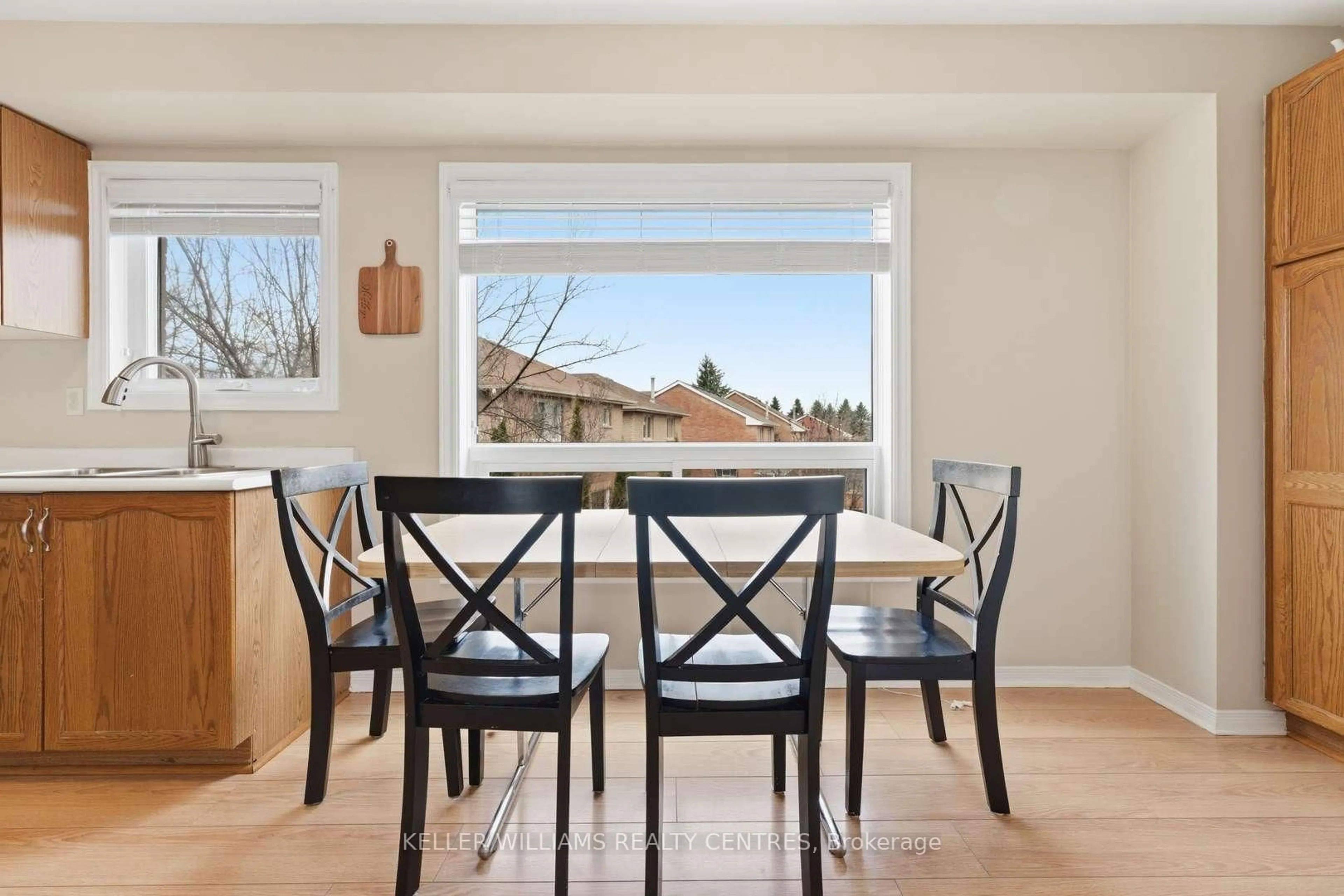 Dining room, unknown for 22 Ross Linton Dr, Aurora Ontario L4G 6T3
