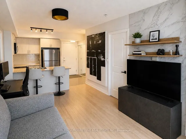 9205 Yonge St #1211, Richmond Hill 4