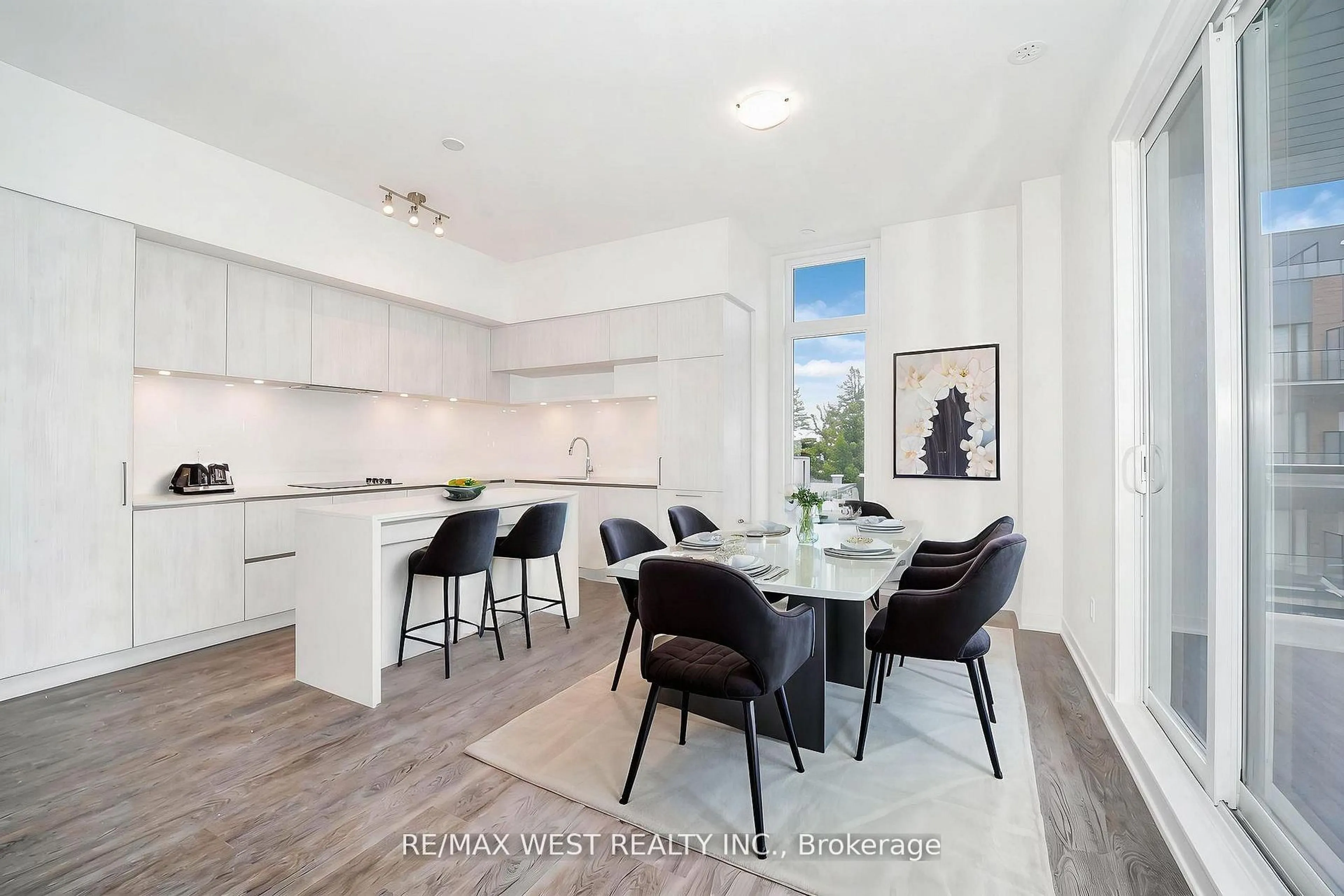 Open concept kitchen, unknown for 12 David Eyer Rd #1103, Richmond Hill Ontario L4S 0N3