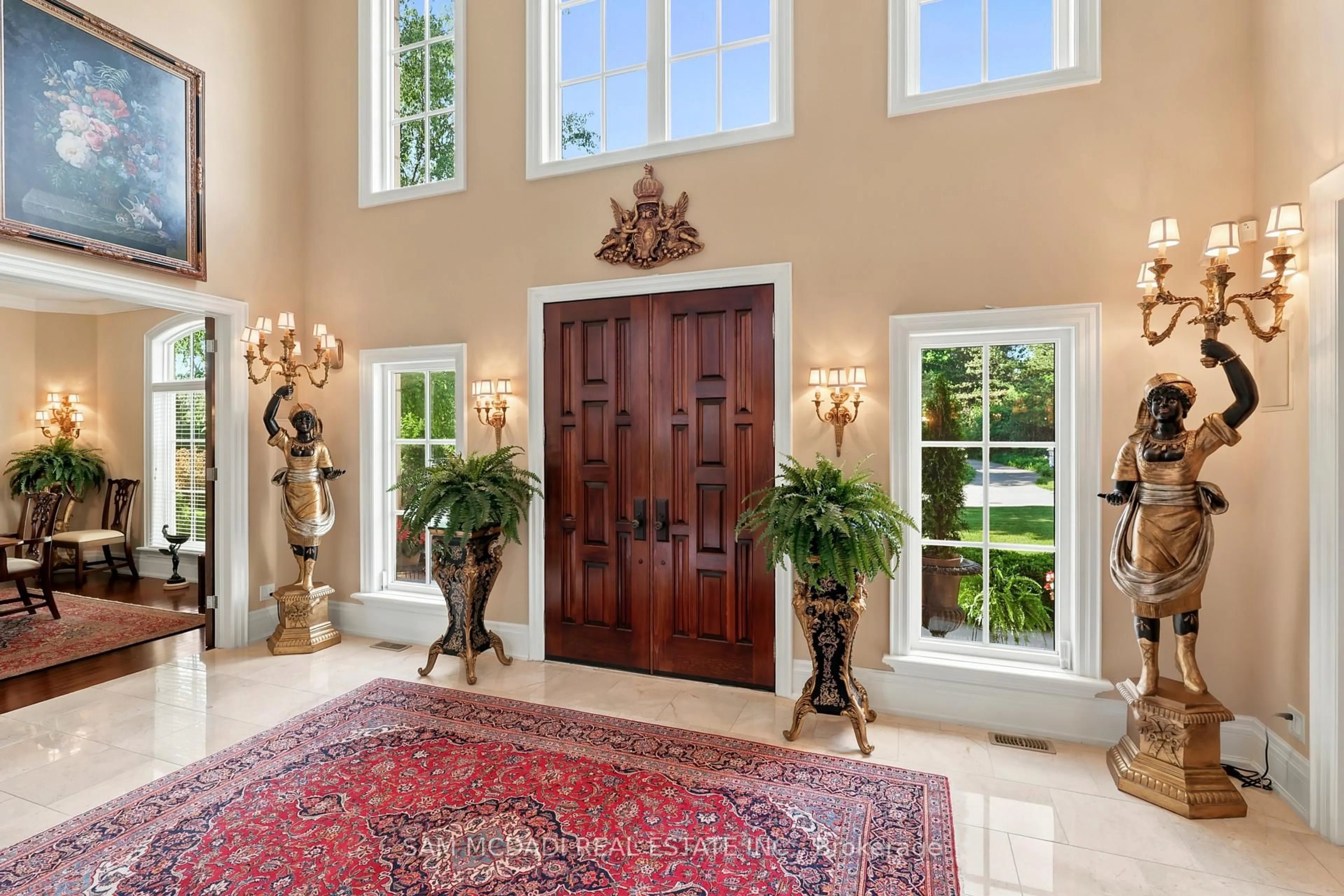 Indoor entryway for 65 Kingswood Dr, King Ontario L7B 1K8