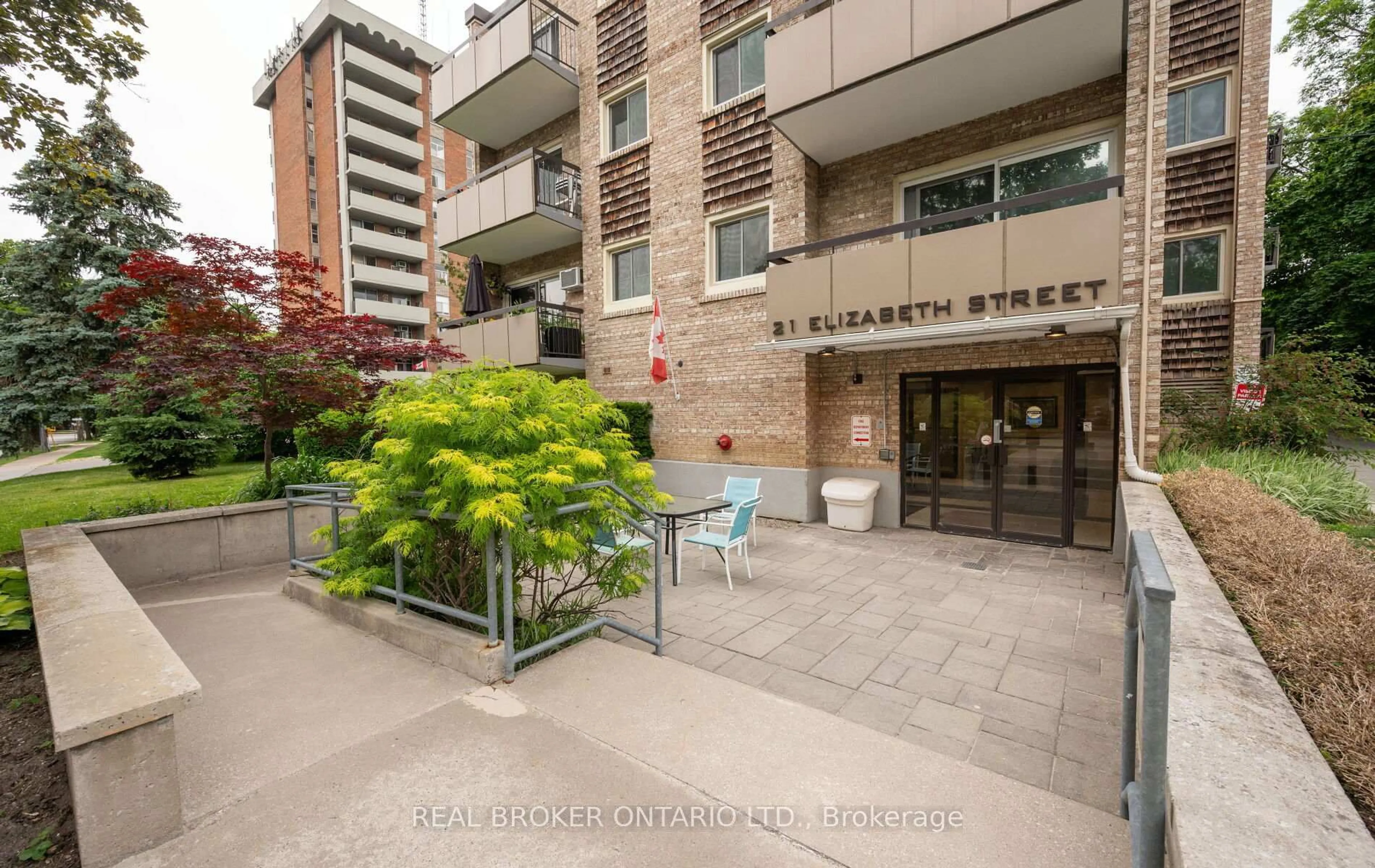 Unknown for 21 Elizabeth St #202, Richmond Hill Ontario L4C 3V5