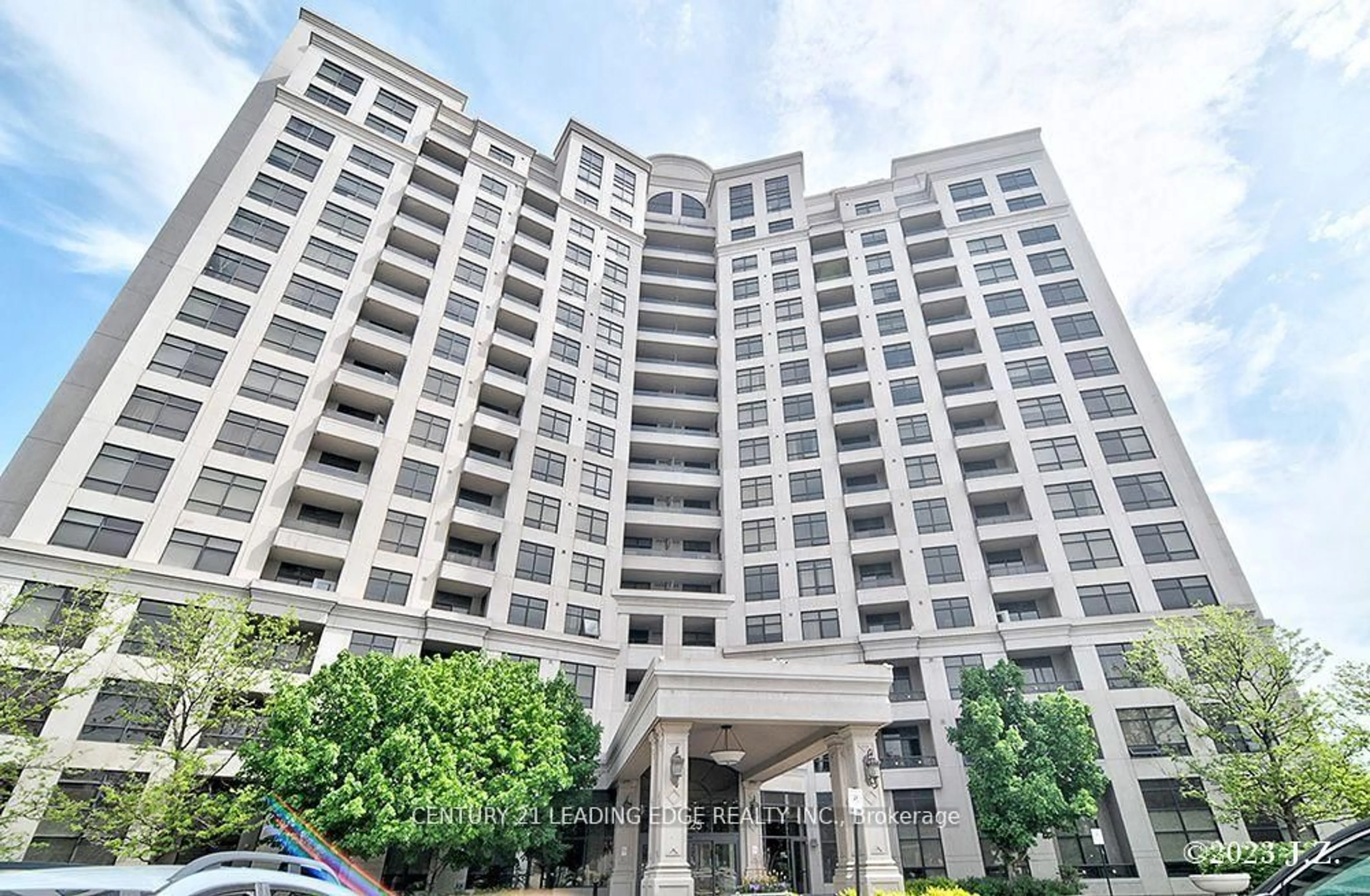 Indoor foyer for 9225 Jane St #911, Vaughan Ontario L6A 0J7
