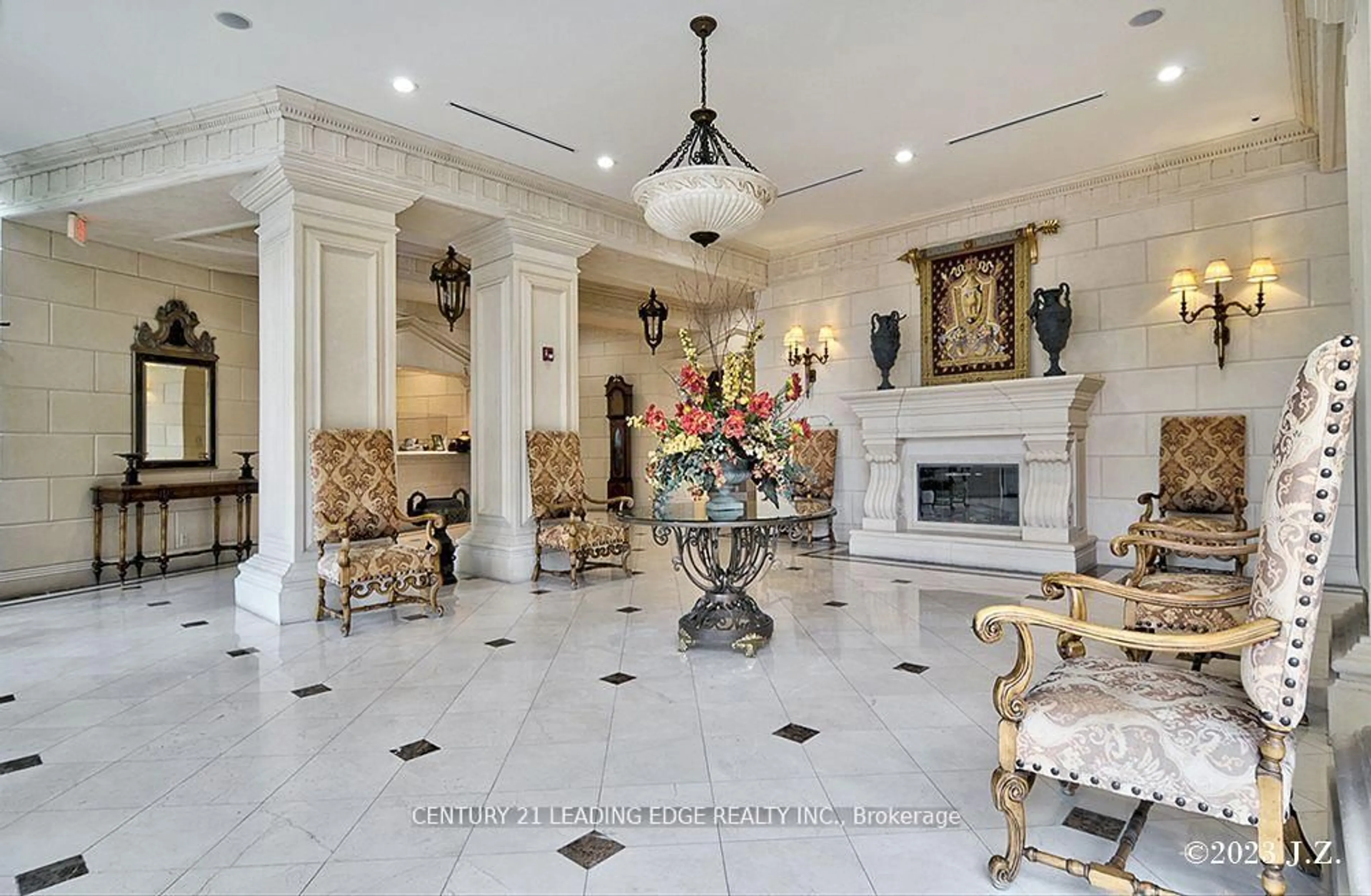 Indoor foyer for 9225 Jane St #911, Vaughan Ontario L6A 0J7