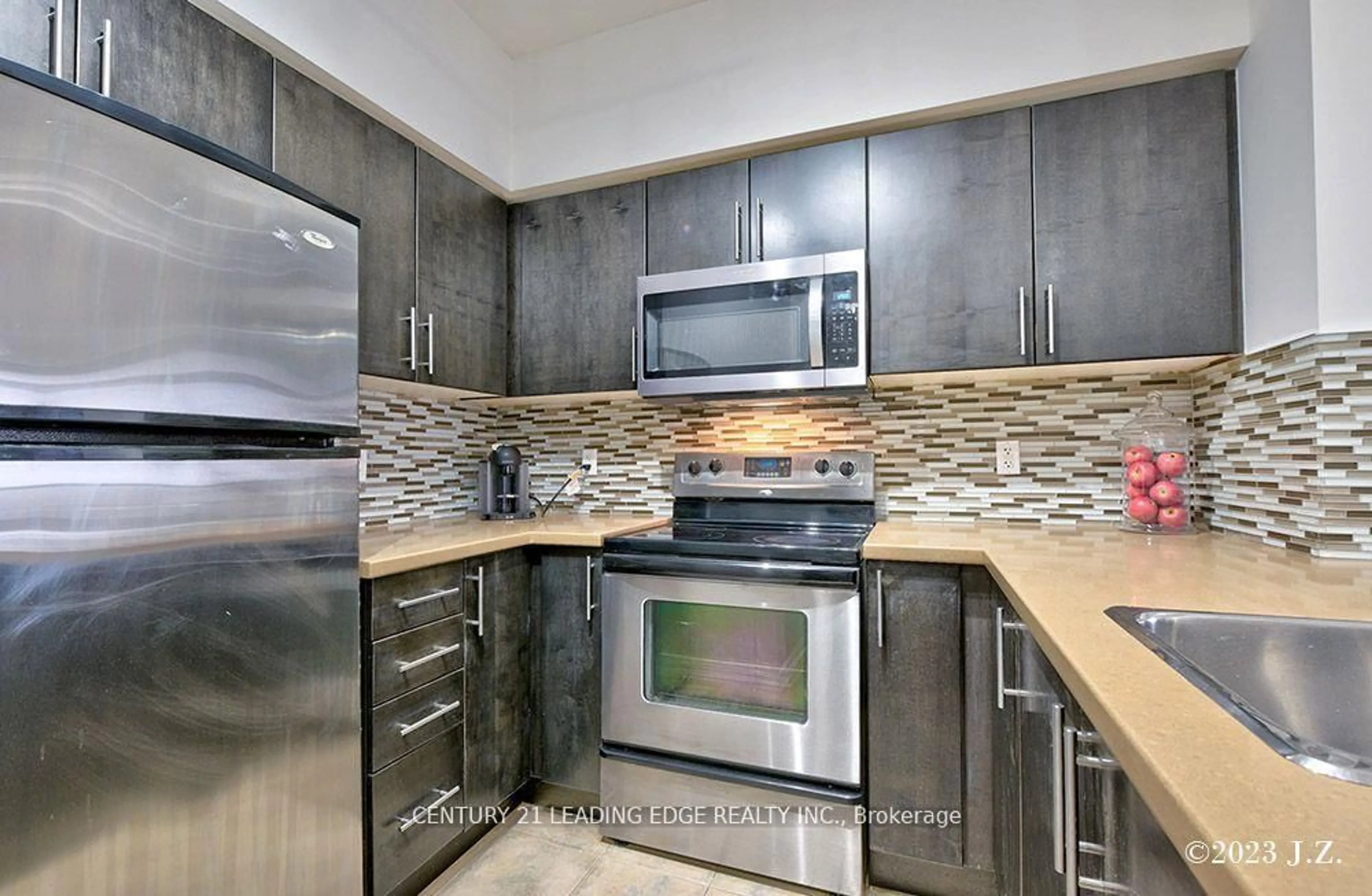 Standard kitchen, unknown for 9225 Jane St #911, Vaughan Ontario L6A 0J7
