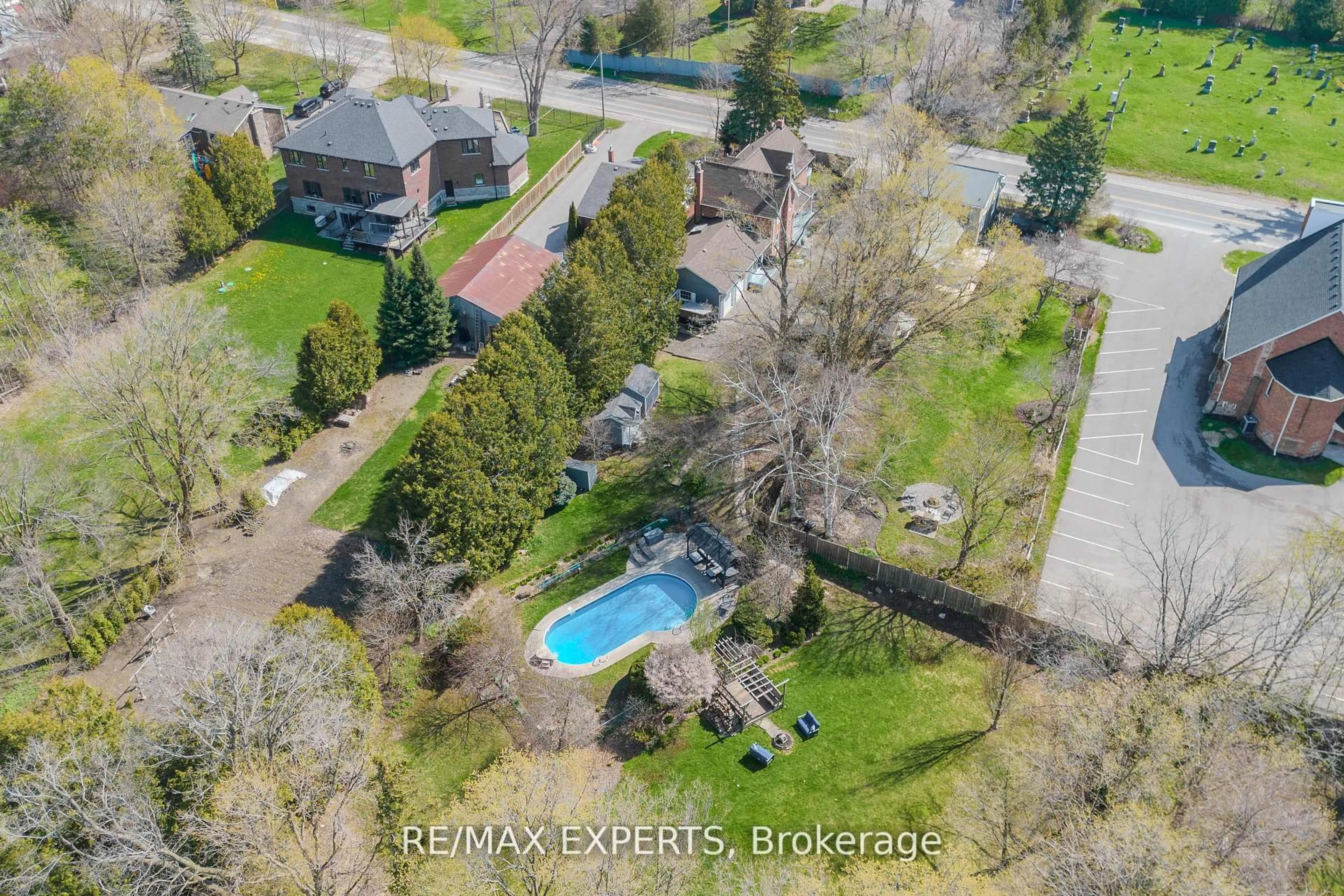 A pic from outside/outdoor area/front of a property/back of a property/a pic from drone, street for 13676 Ninth Line, Whitchurch-Stouffville Ontario L4A 7X3