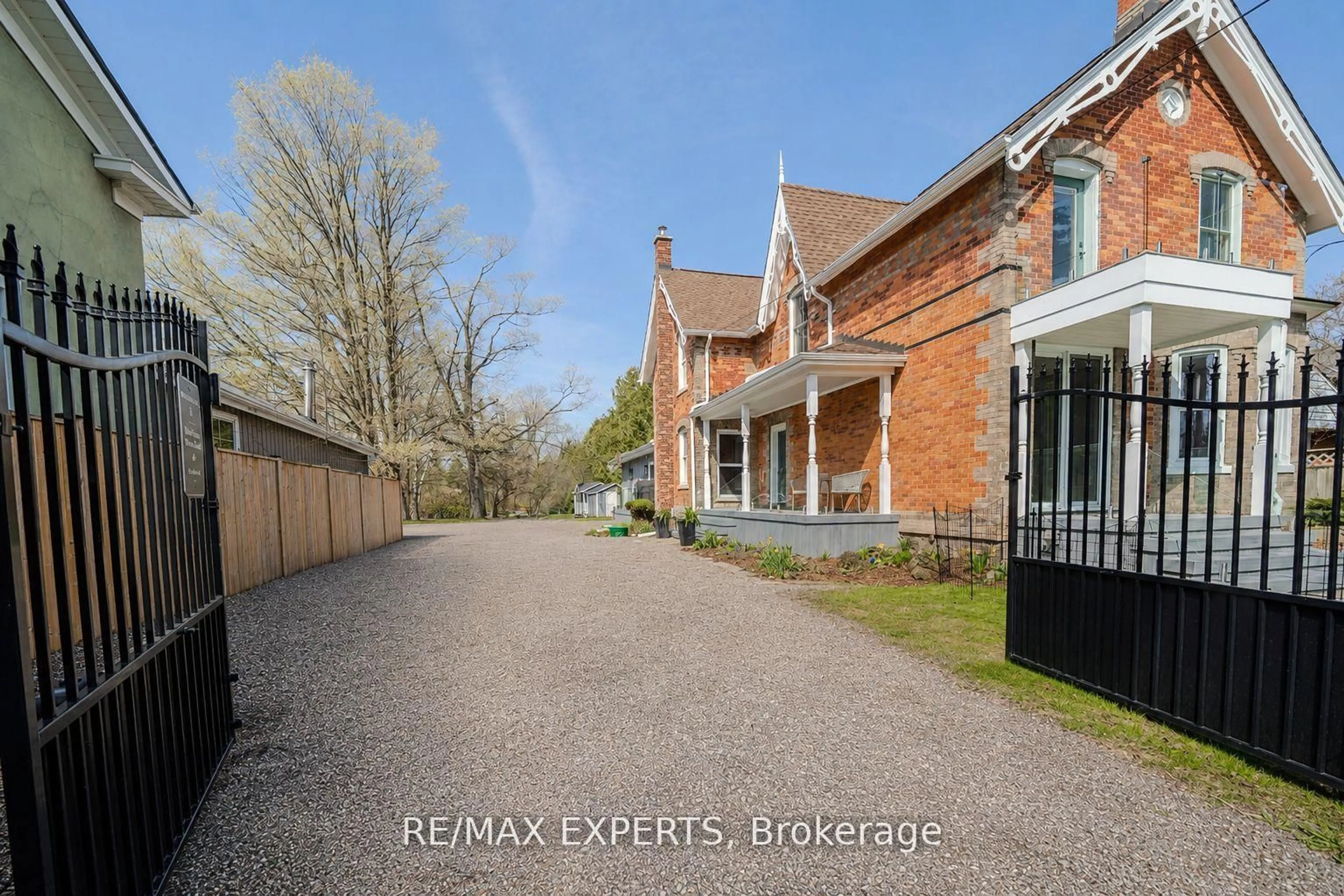A pic from outside/outdoor area/front of a property/back of a property/a pic from drone, street for 13676 Ninth Line, Whitchurch-Stouffville Ontario L4A 7X3