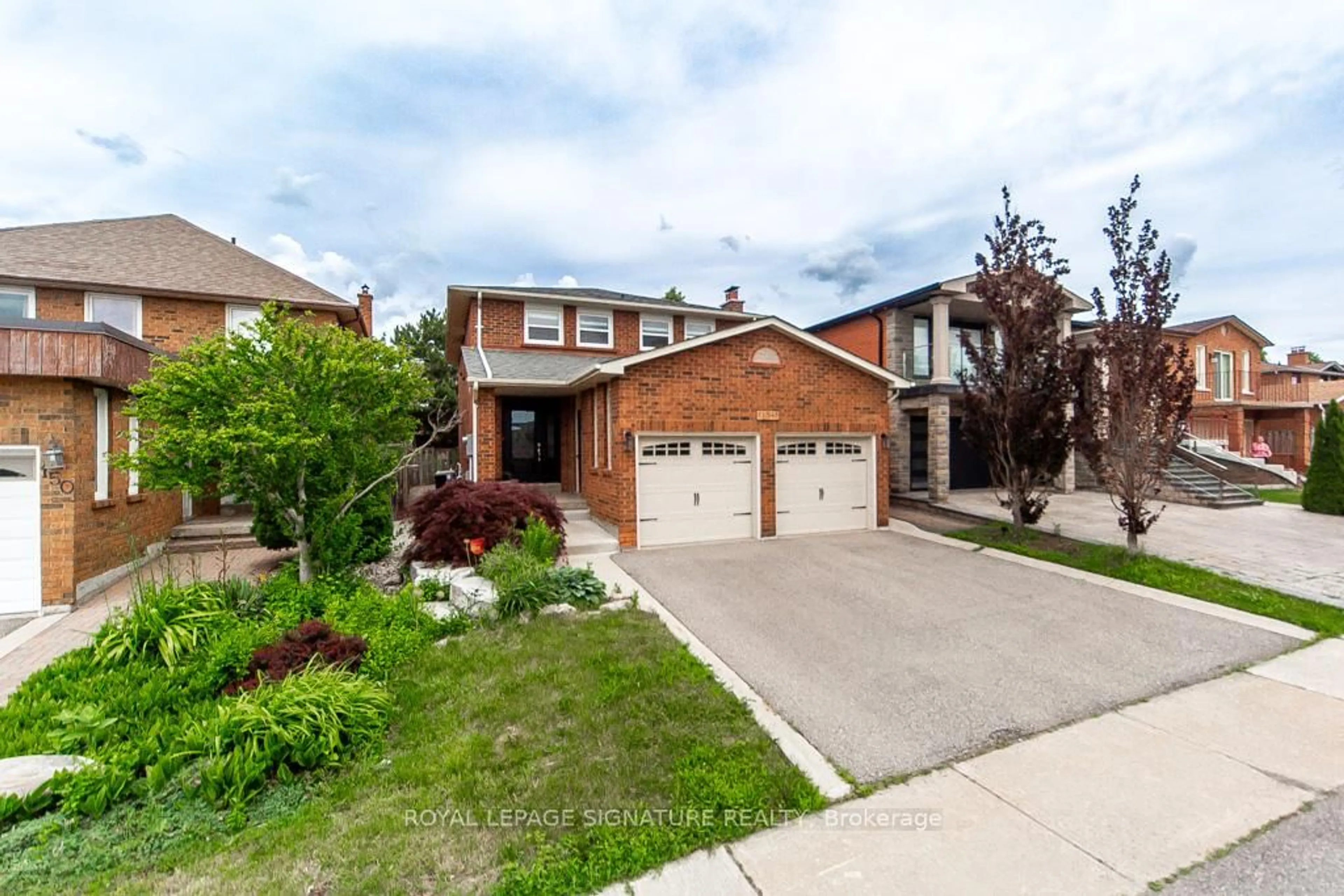 Home with brick exterior material, street for 154 Oliver Lane, Vaughan Ontario L6A 1A9