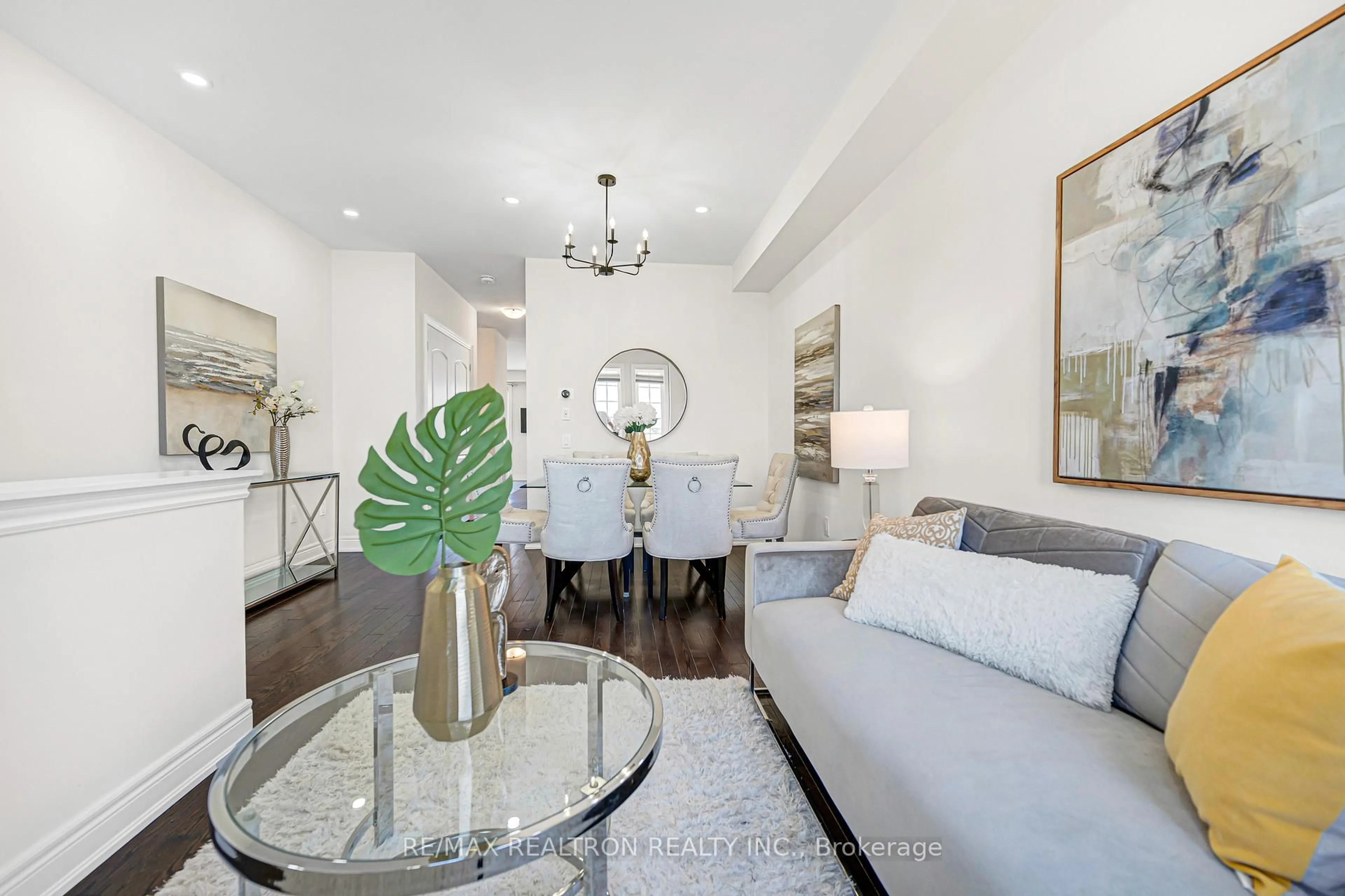 Living room with furniture, unknown for 235 Jim Mortson Dr, East Gwillimbury Ontario L9N 0Z3
