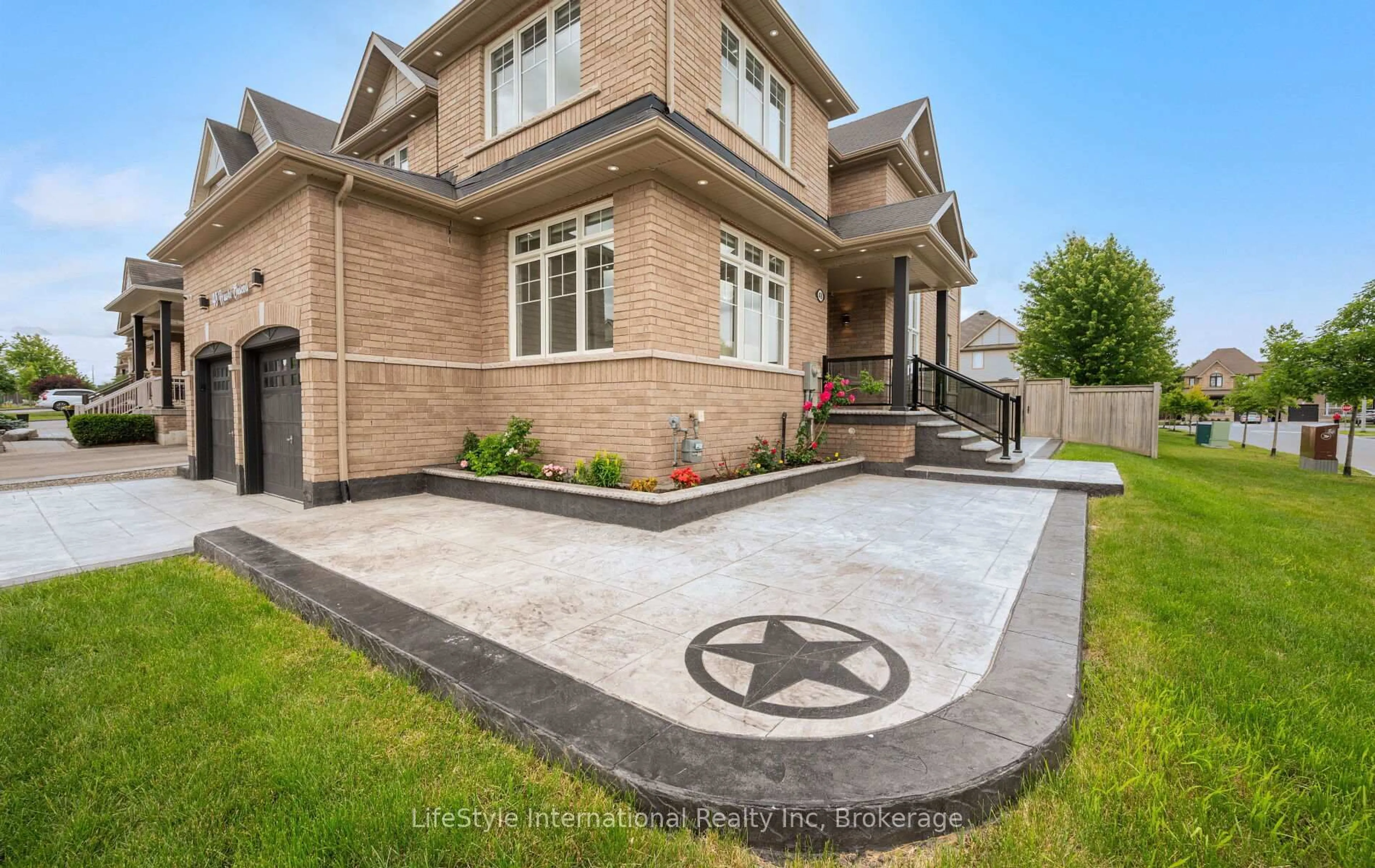 Home with brick exterior material, street for 48 Hawke Cres, New Tecumseth Ontario L0G 1W0