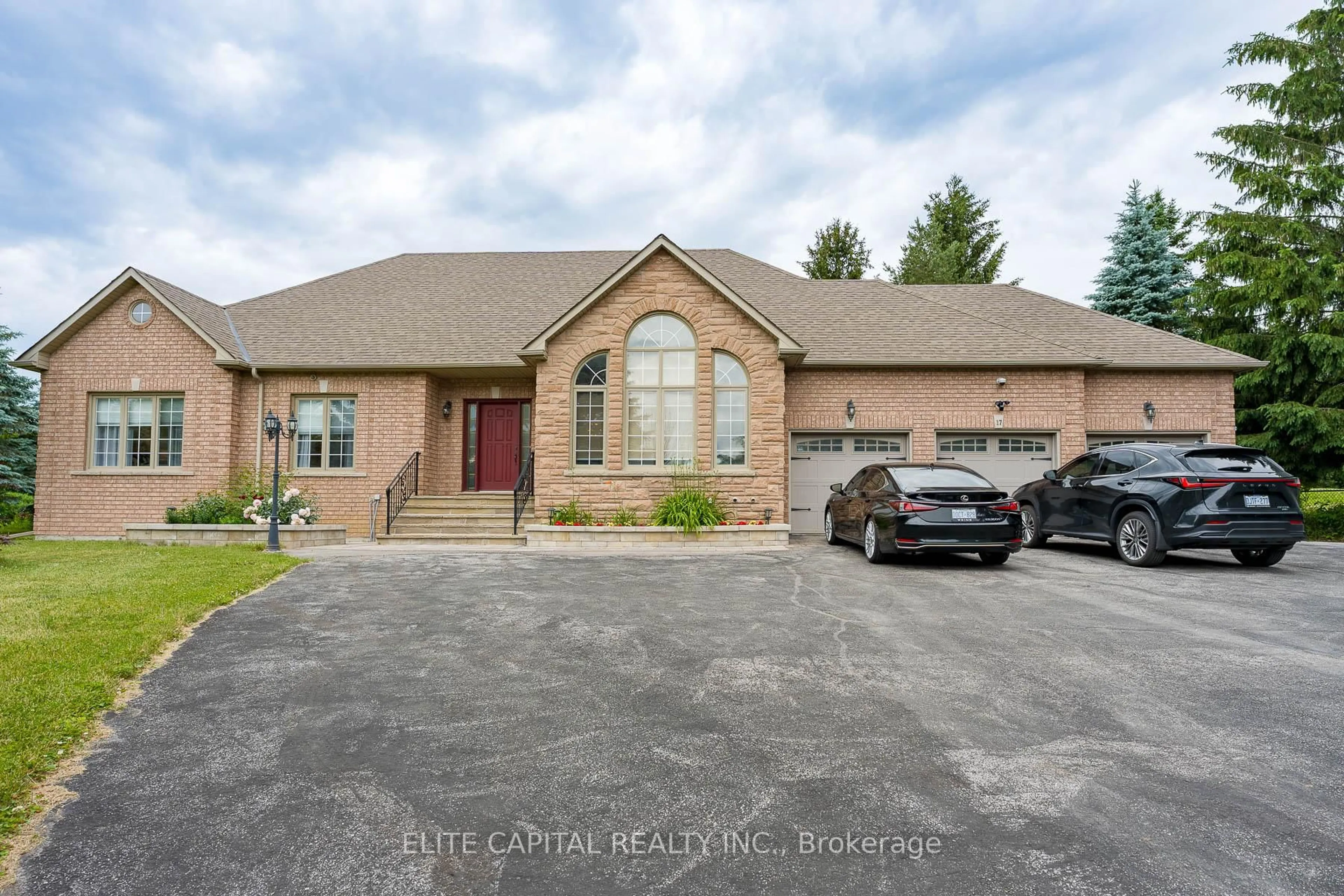 Home with brick exterior material, street for 17 Hill Top Tr, Whitchurch-Stouffville Ontario L4A 3G7