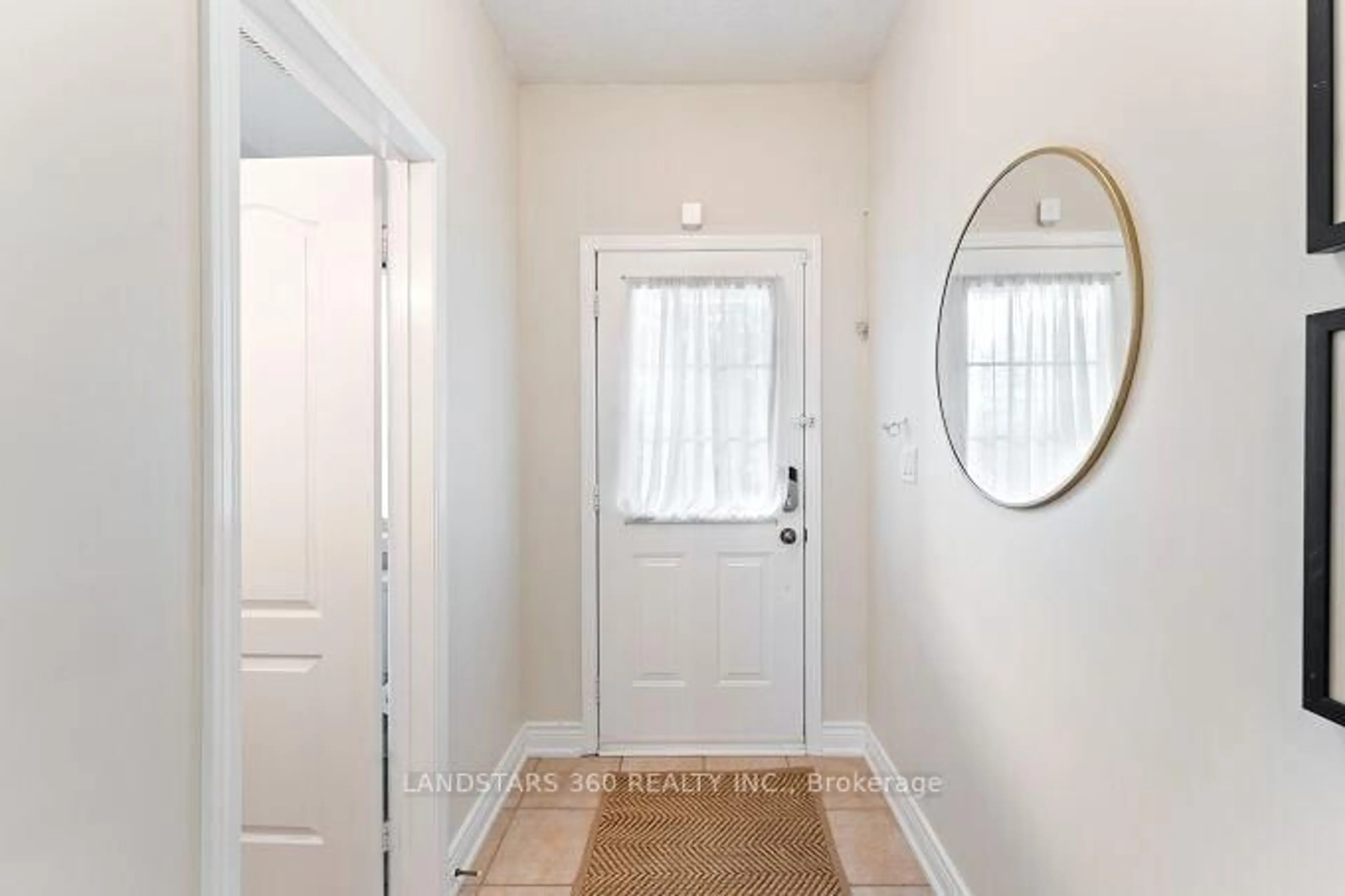 Indoor entryway for 25 Interlacken Way, Markham Ontario L3R 5H9
