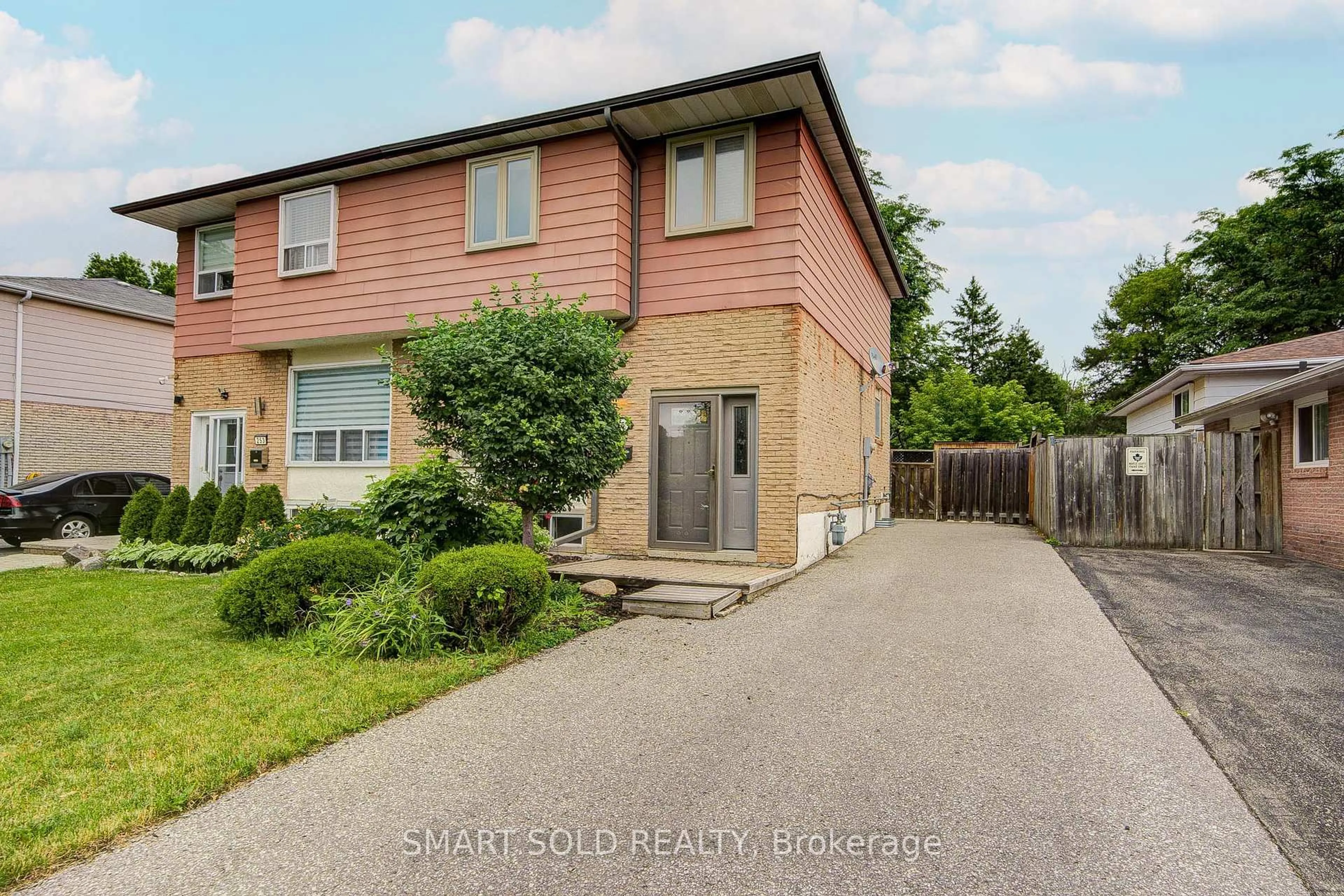 Unknown for 255 Cedar Ave, Richmond Hill Ontario L4C 2B3