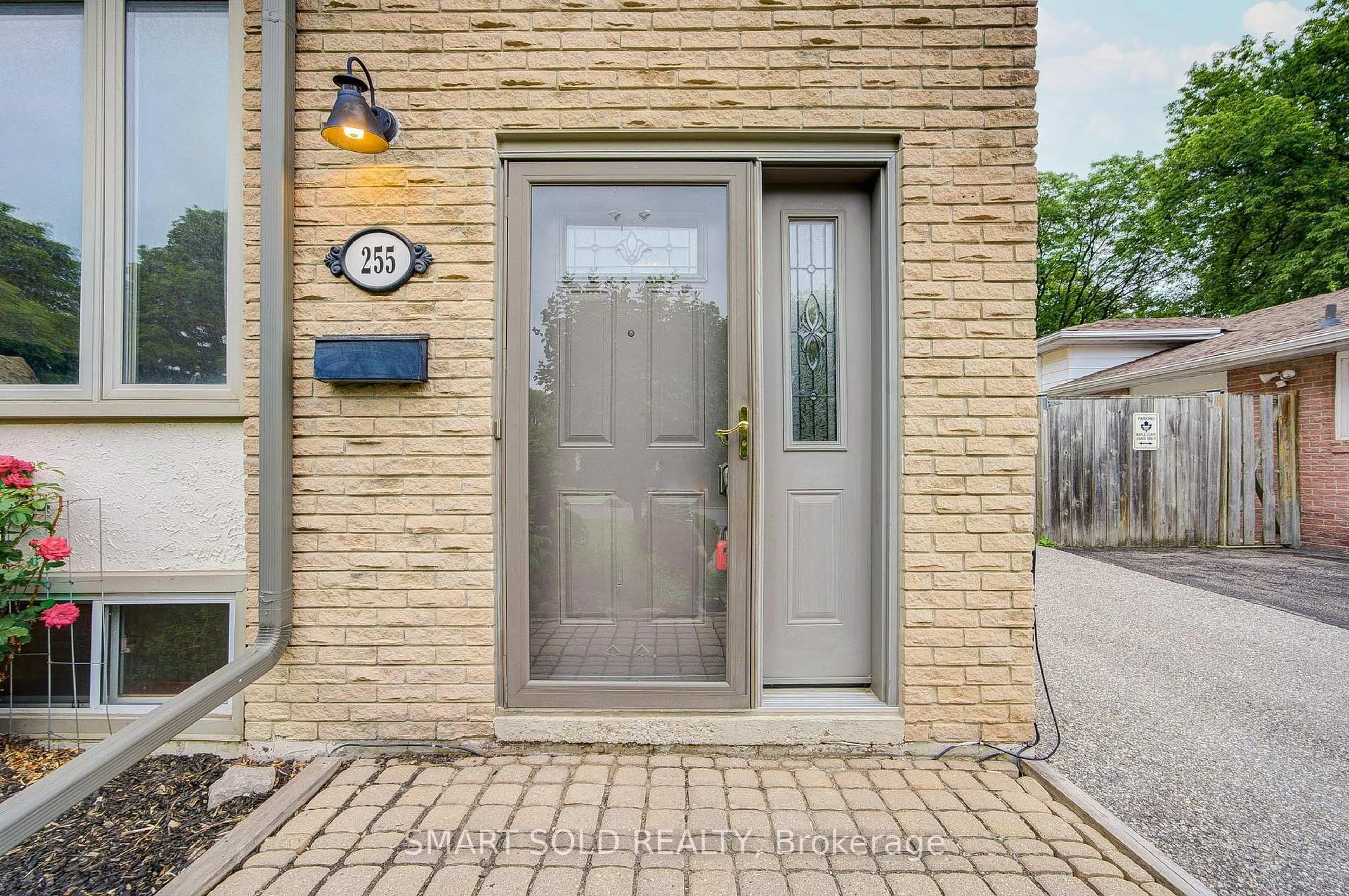 Unknown for 255 Cedar Ave, Richmond Hill Ontario L4C 2B3