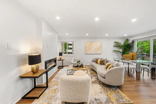21 Elizabeth St #205, Richmond Hill 2