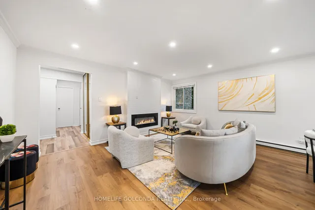 21 Elizabeth St #205, Richmond Hill 3