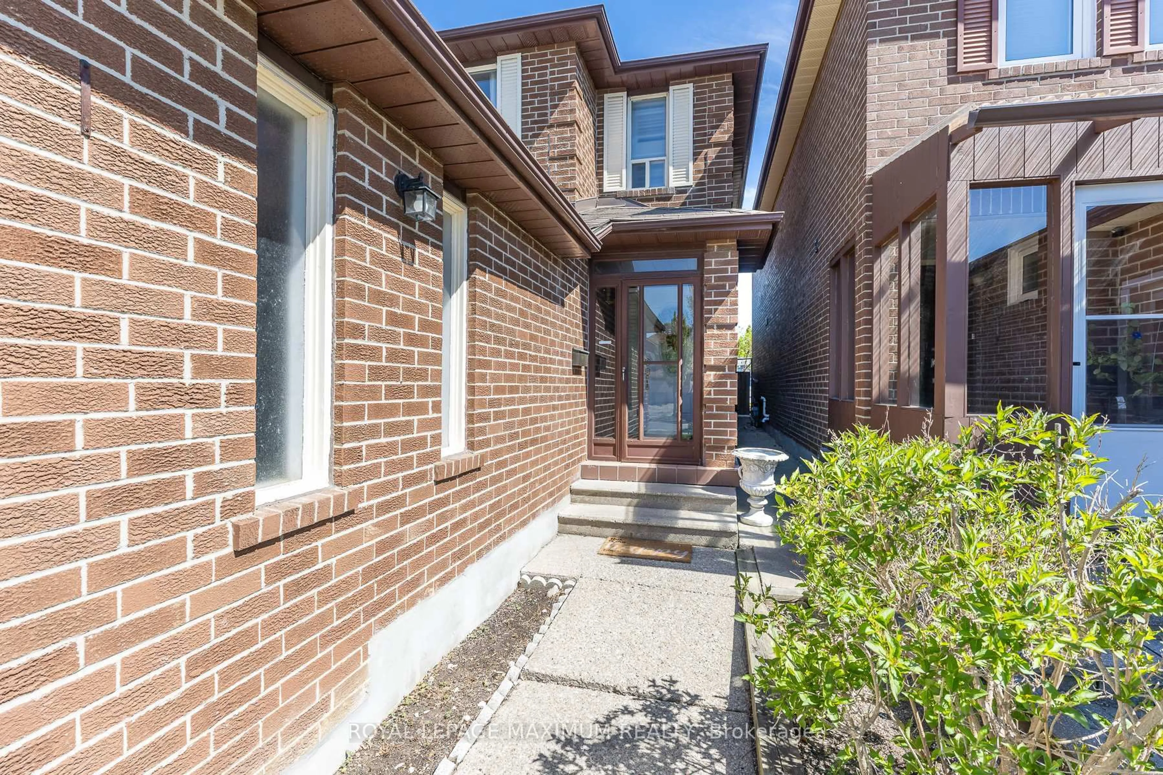 Home with brick exterior material, street for 157 Misty Meadow Dr, Vaughan Ontario L4L 3V6