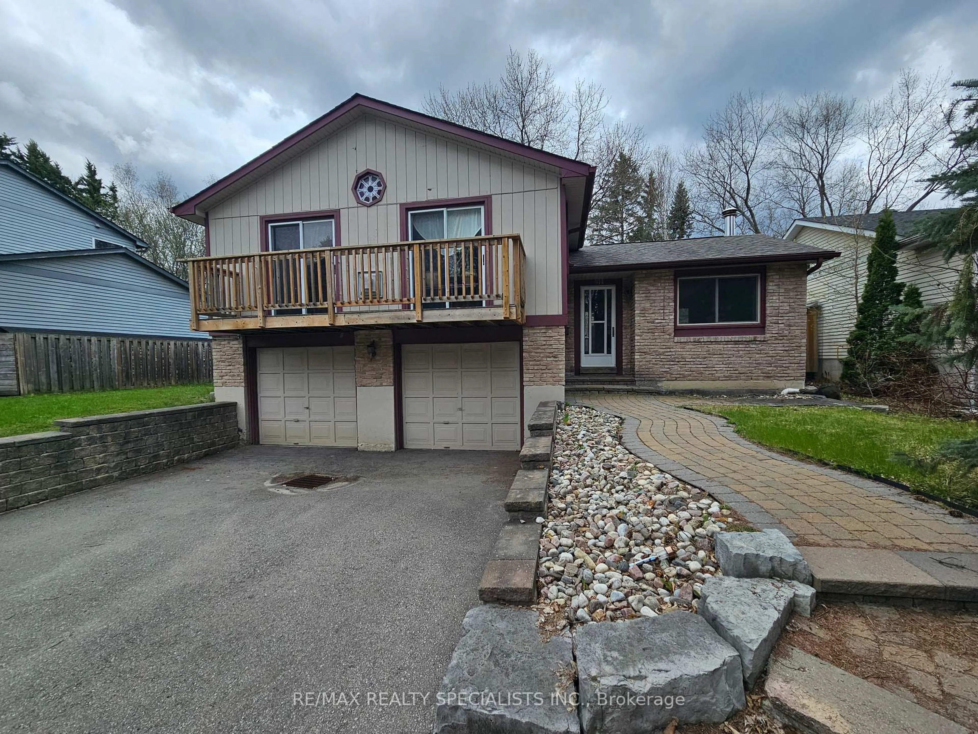 Unknown for 914 JANETTE St, Newmarket Ontario L3Y 5K2