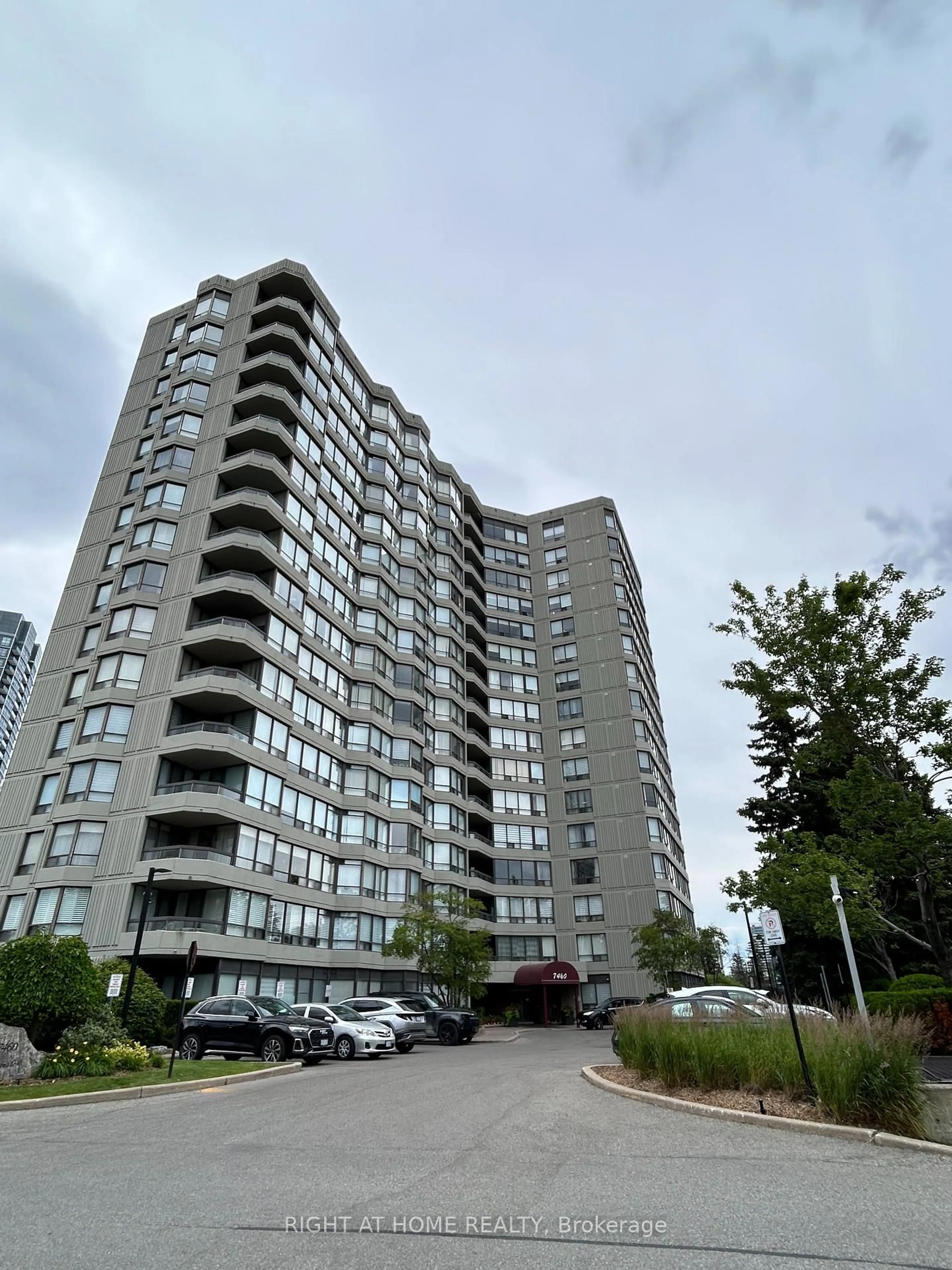 Unknown for 7460 Bathurst #201, Vaughan Ontario L4J 7K9