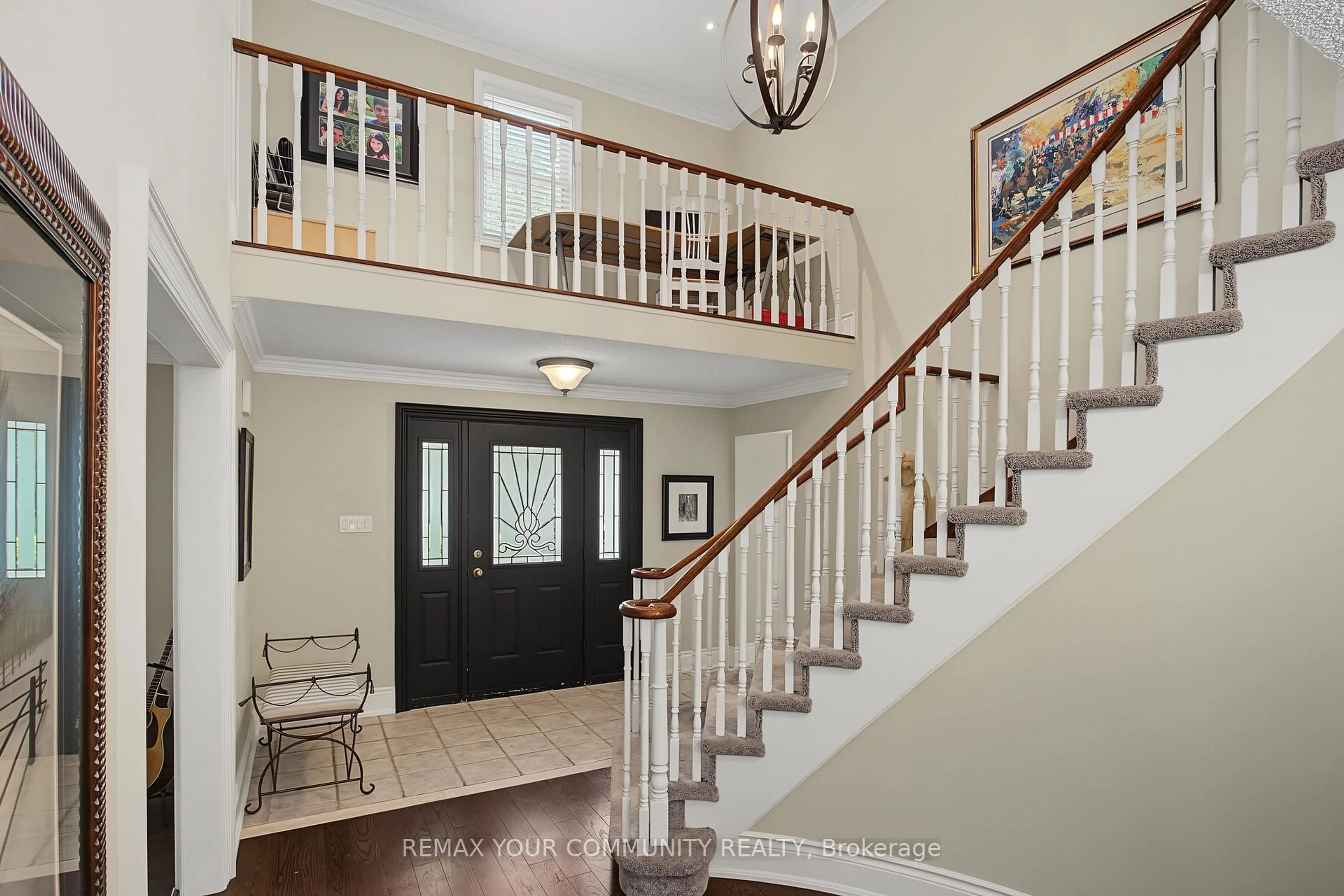 Indoor entryway for 23 Cranberry Lane, Aurora Ontario L4G 5Y2